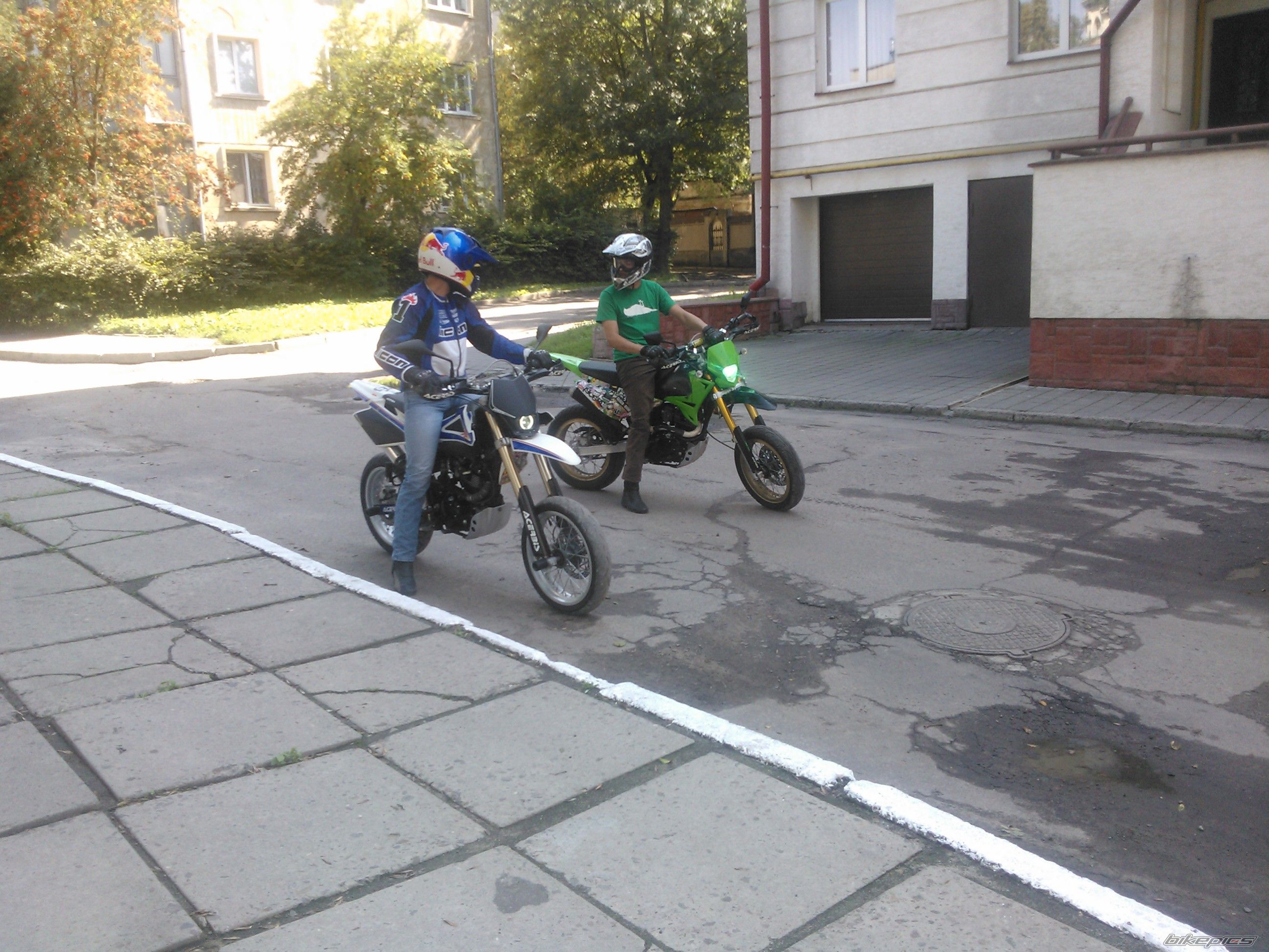 Photo 2448342