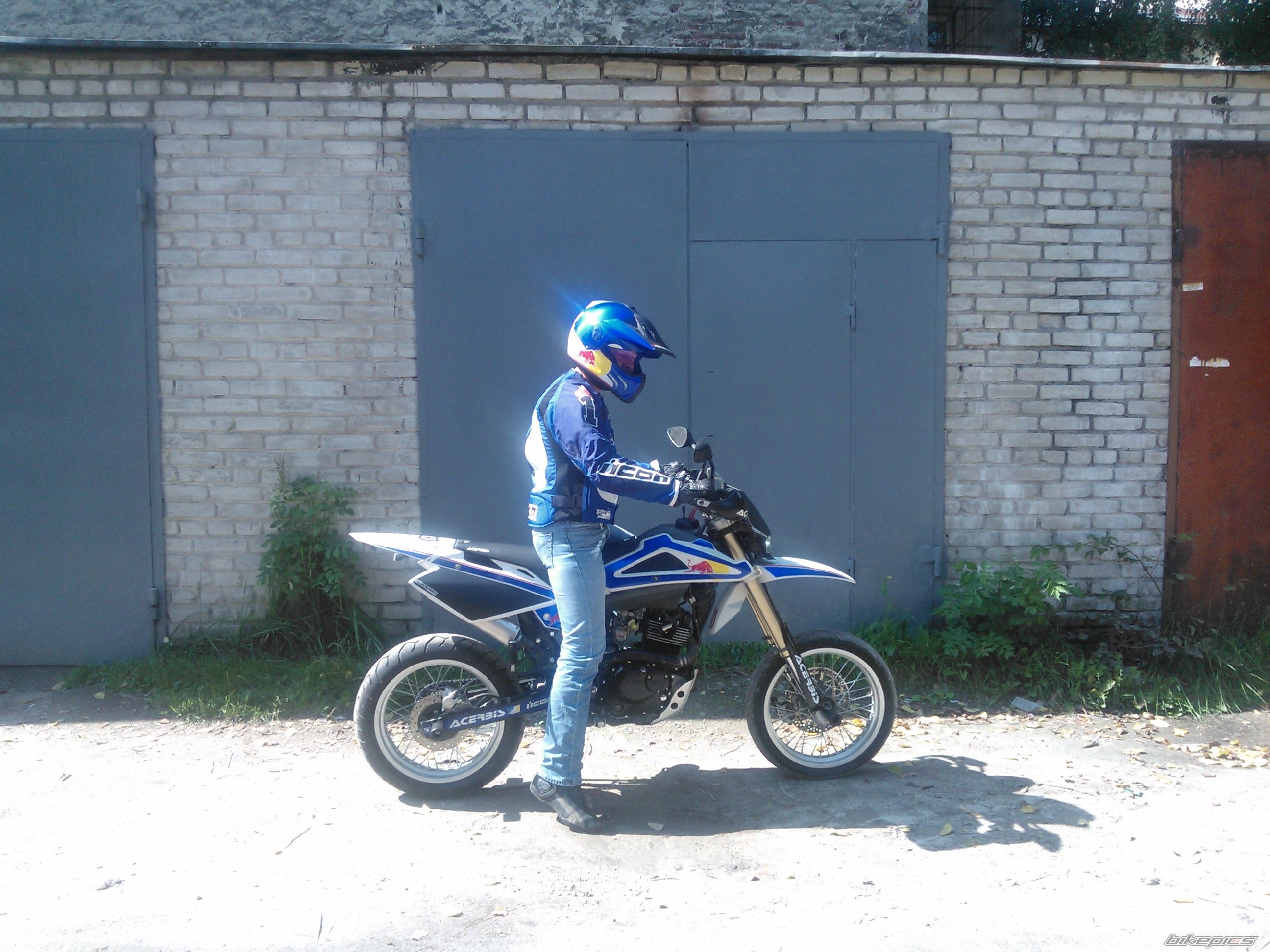Photo 2448343