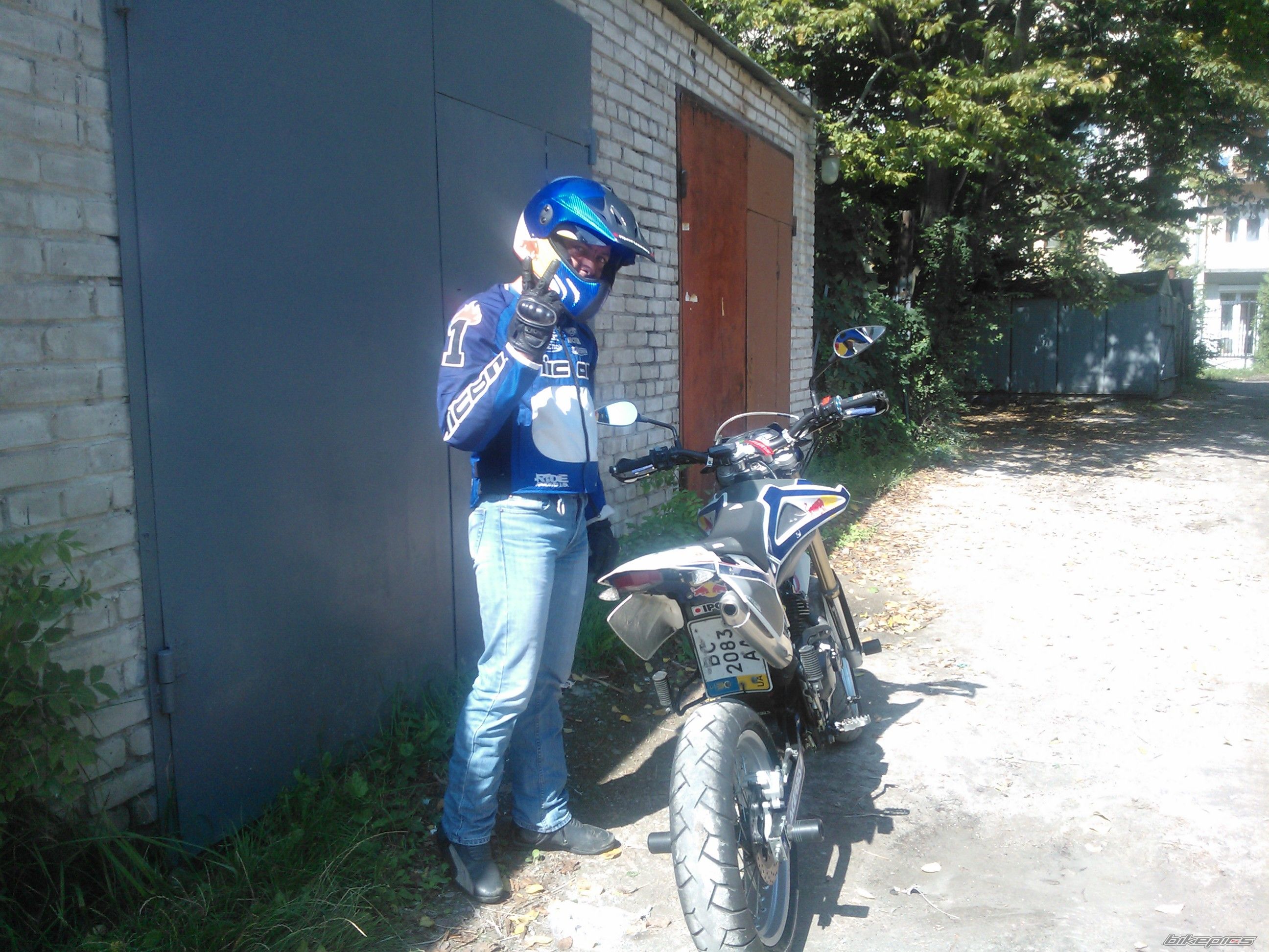 Photo 2448344