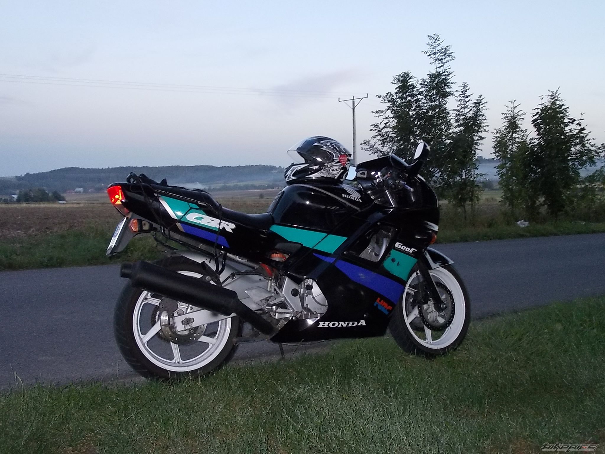 Photo 2448345
