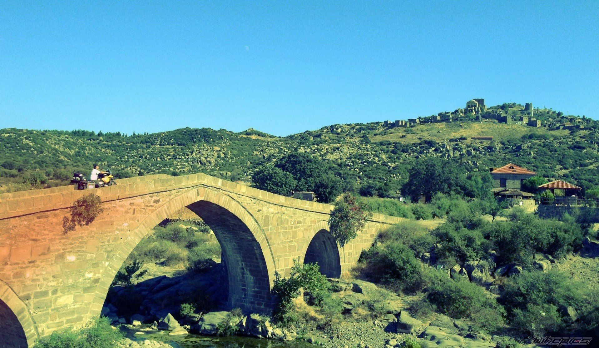 Photo 2448381