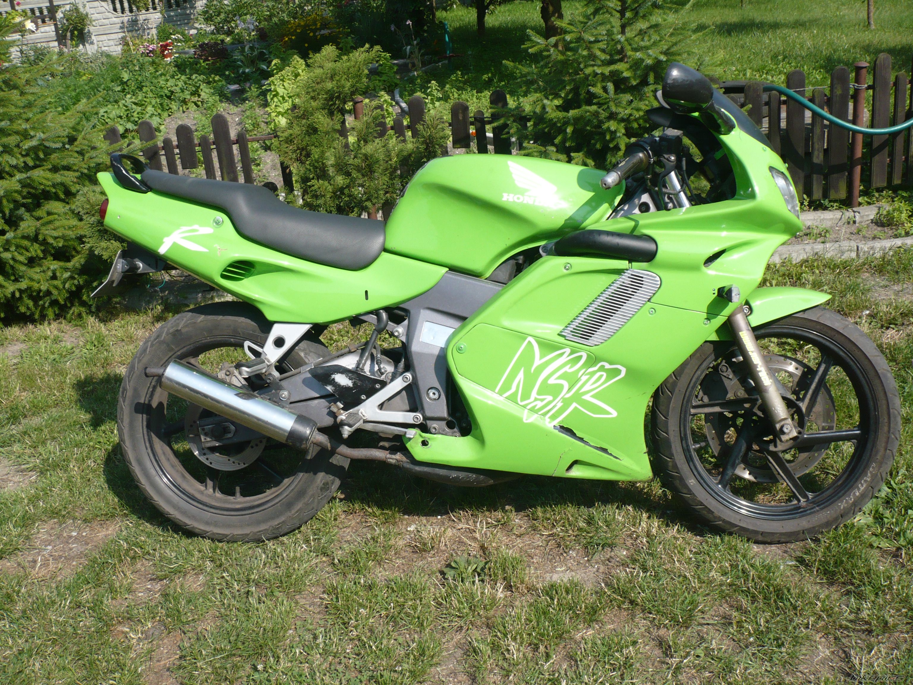 Photo 2450579