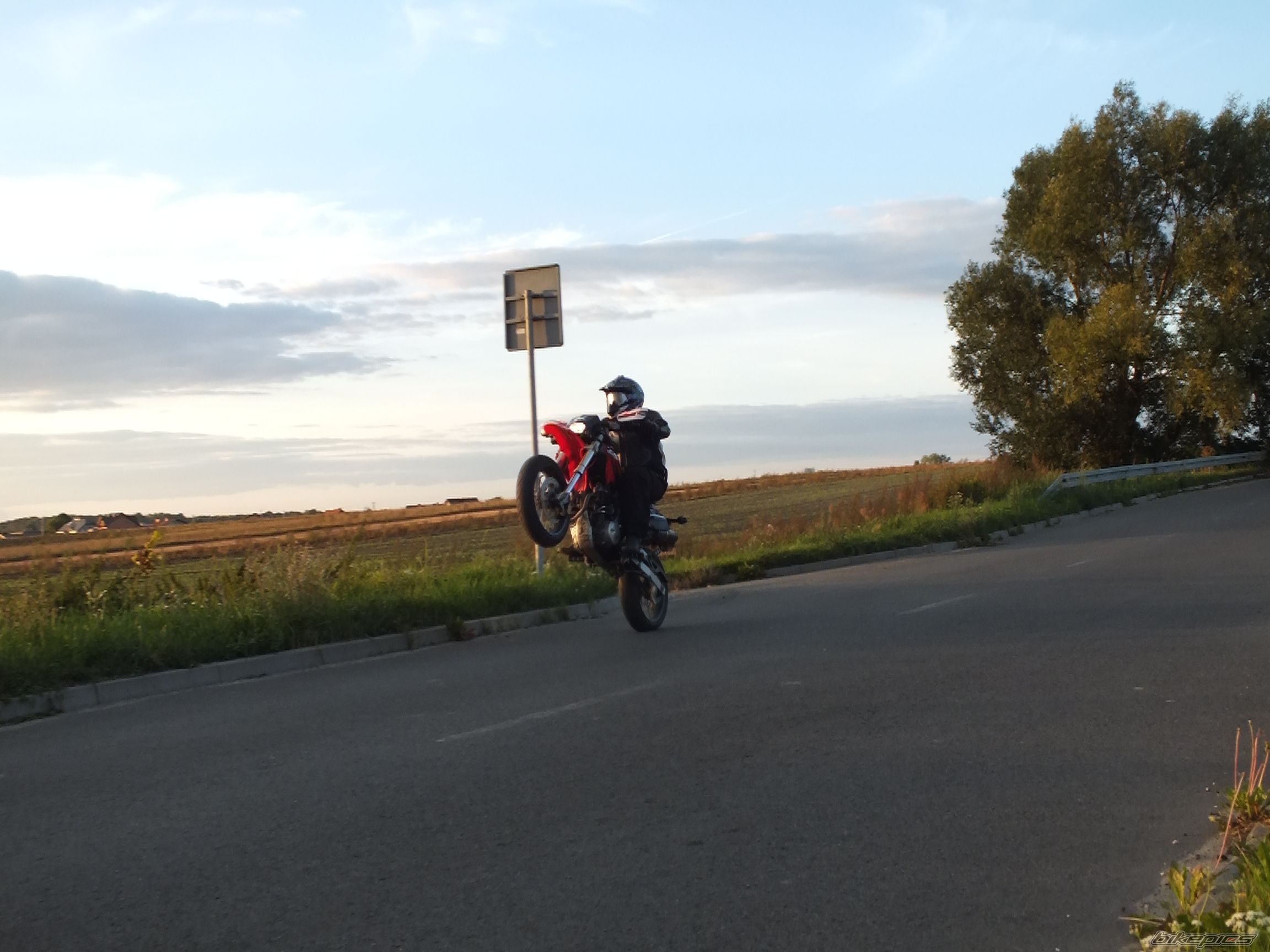 Photo 2452097