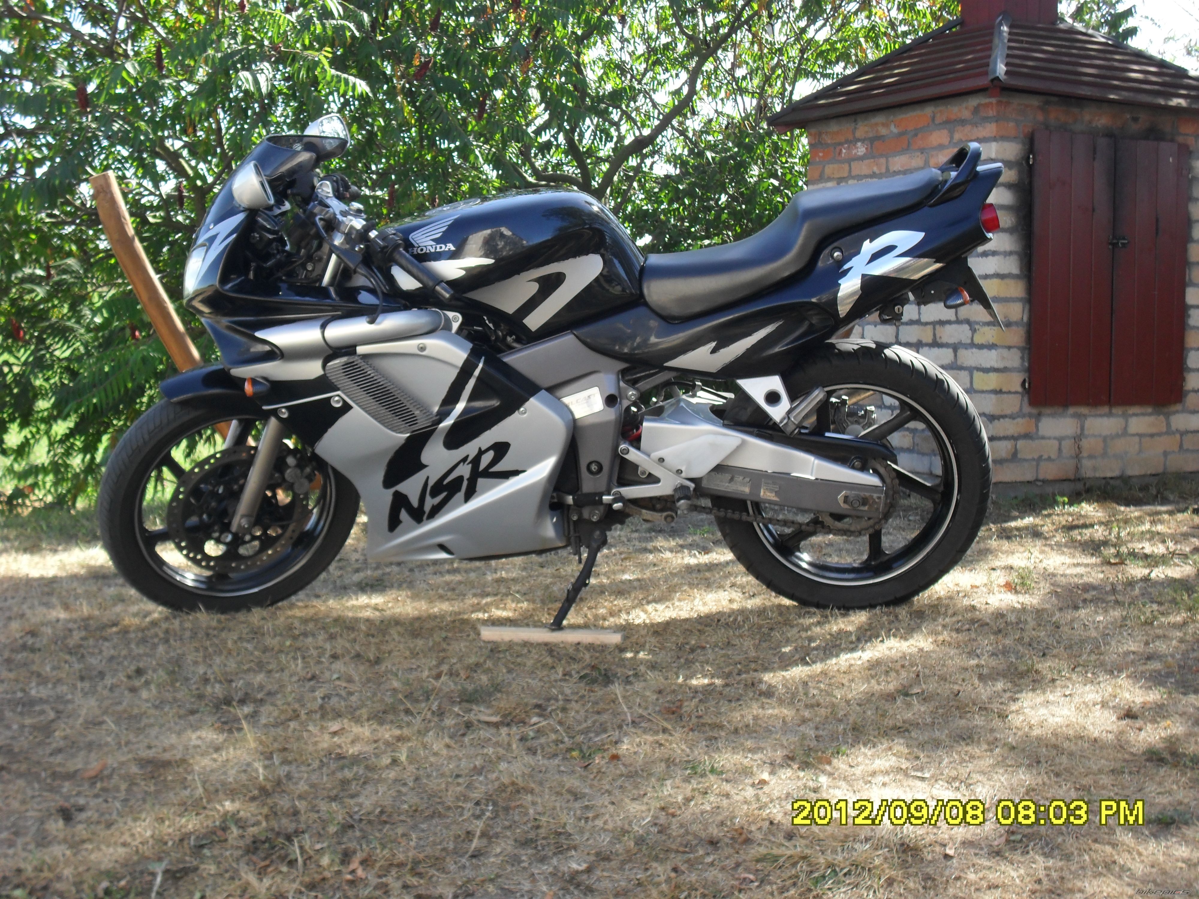 Photo 2453094