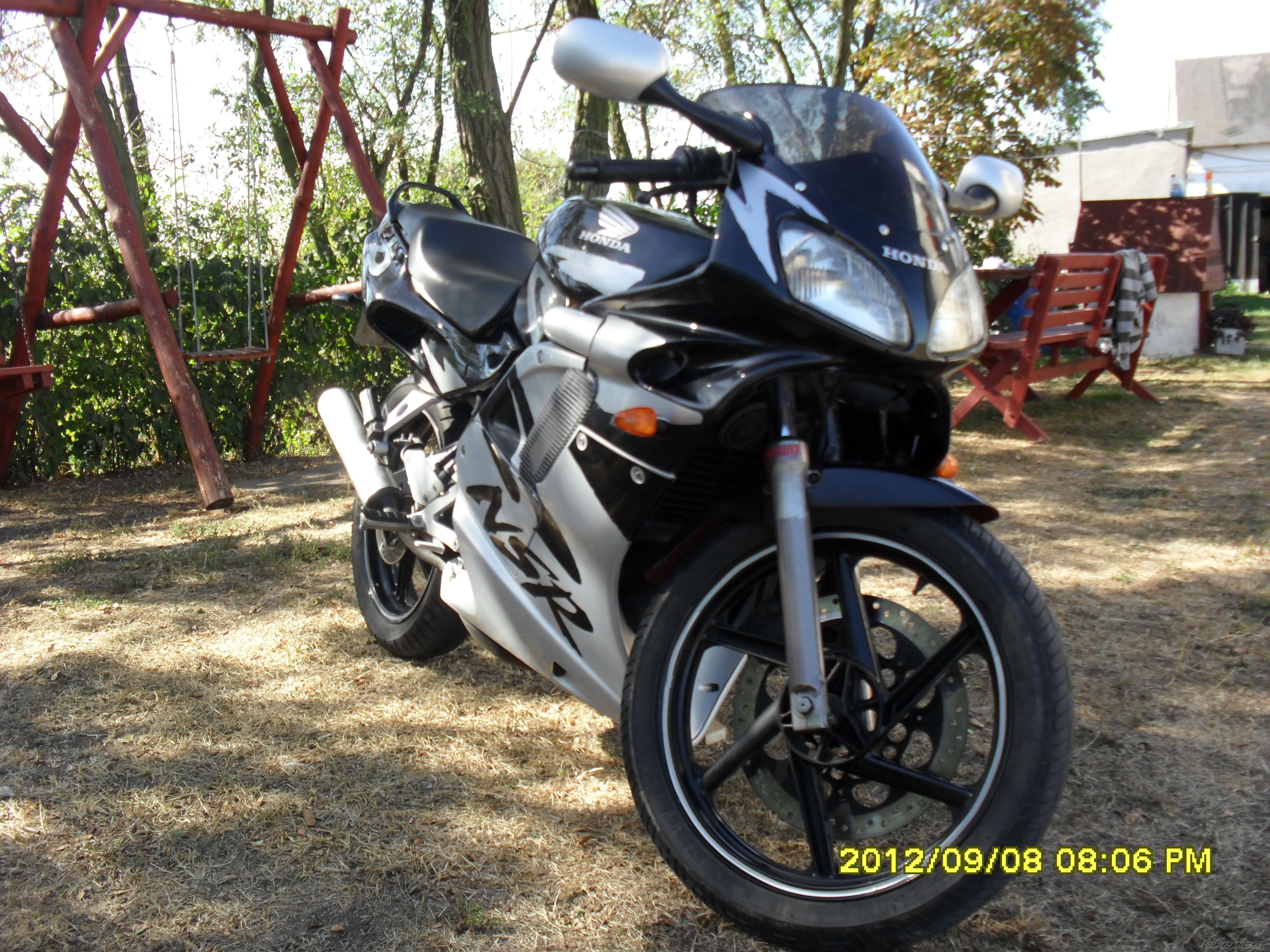 Photo 2453104