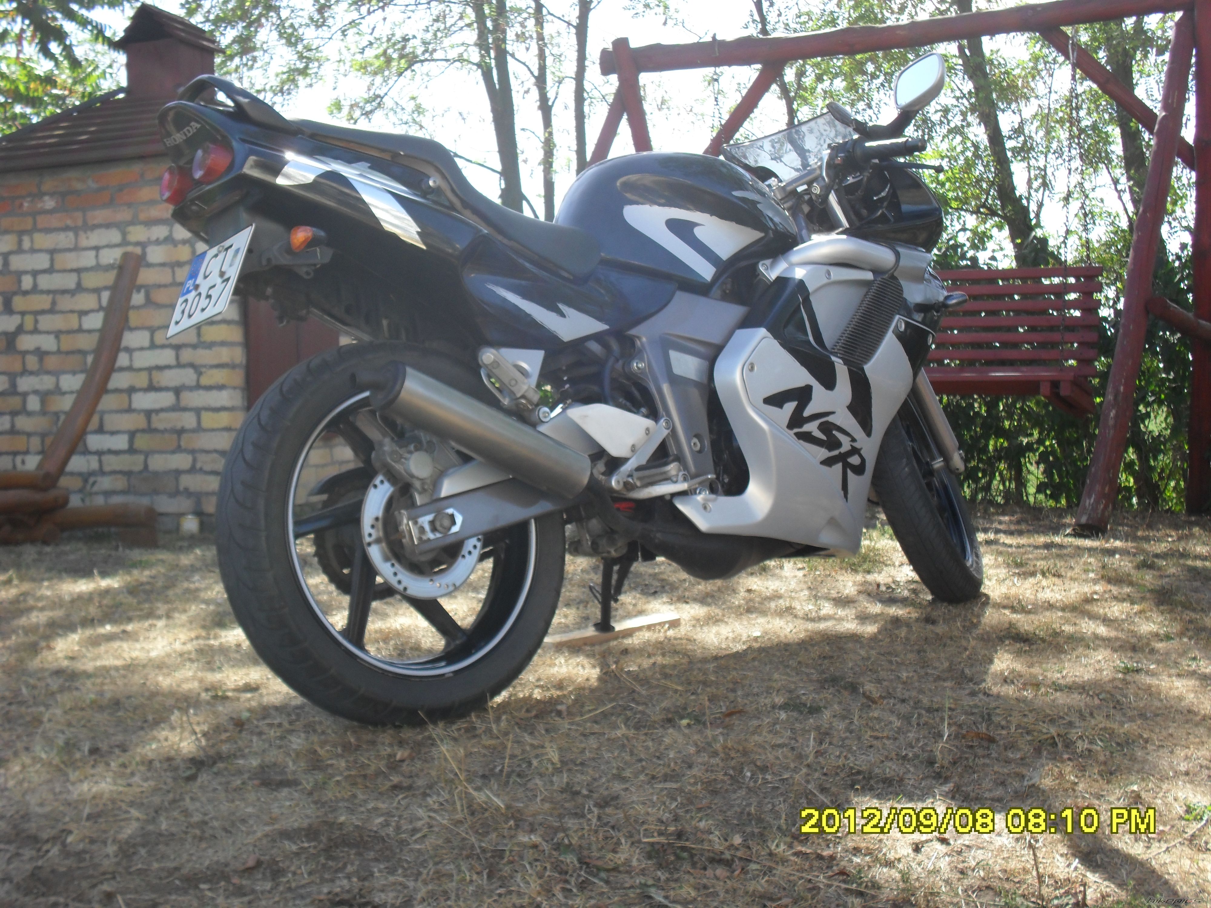 Photo 2453116
