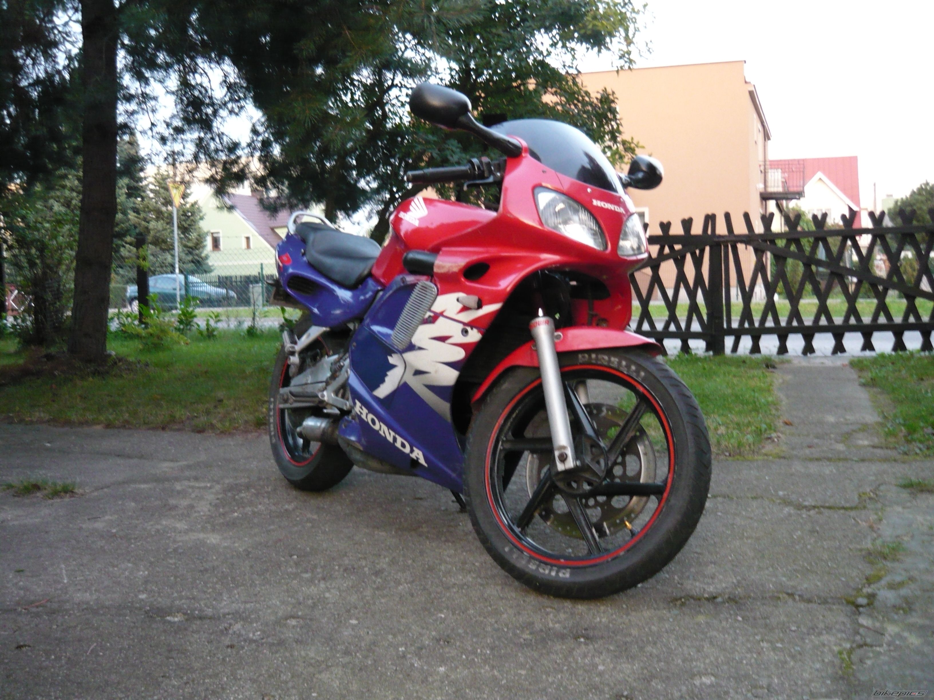 Photo 2453215
