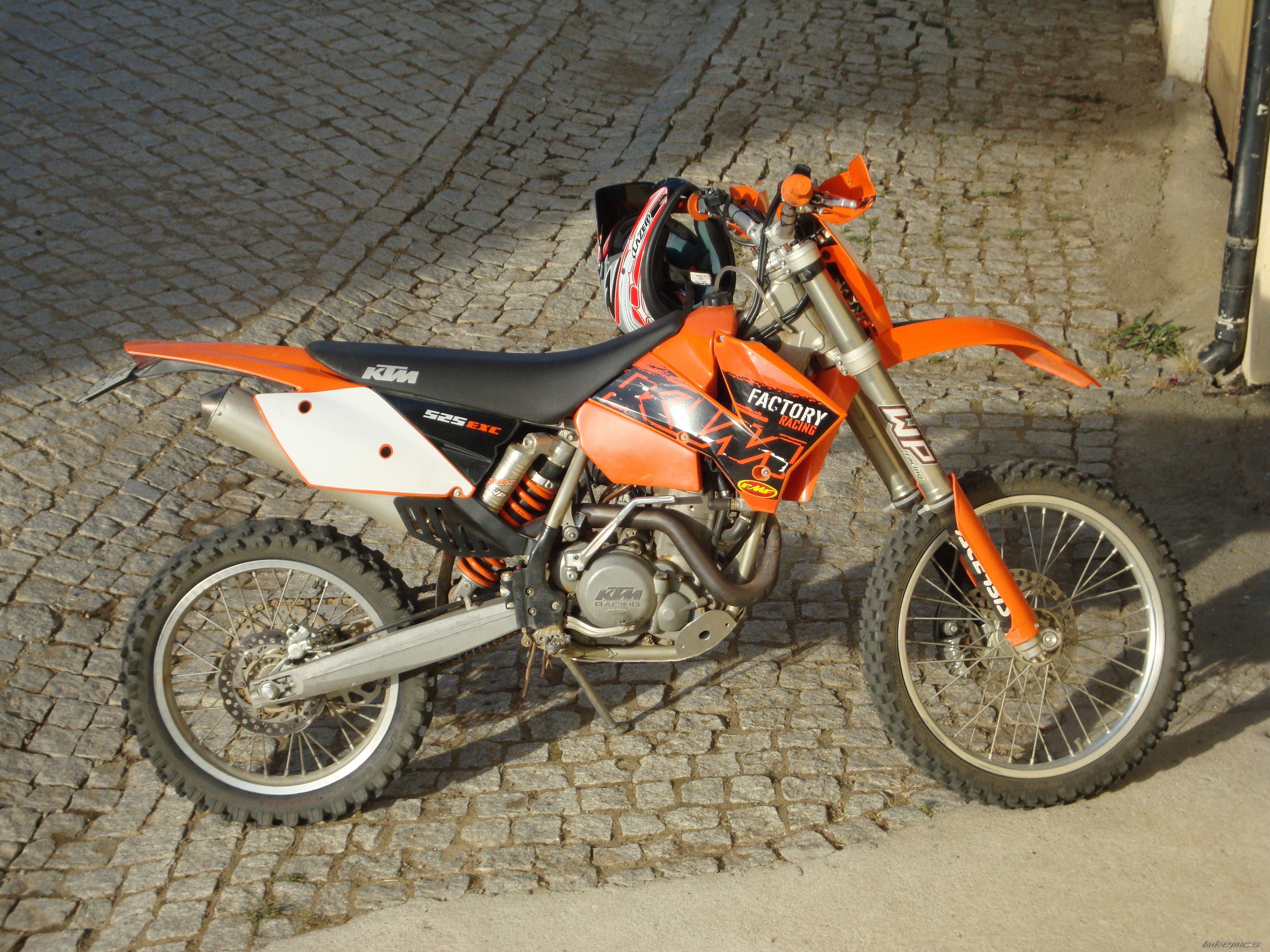 Photo 2453224
