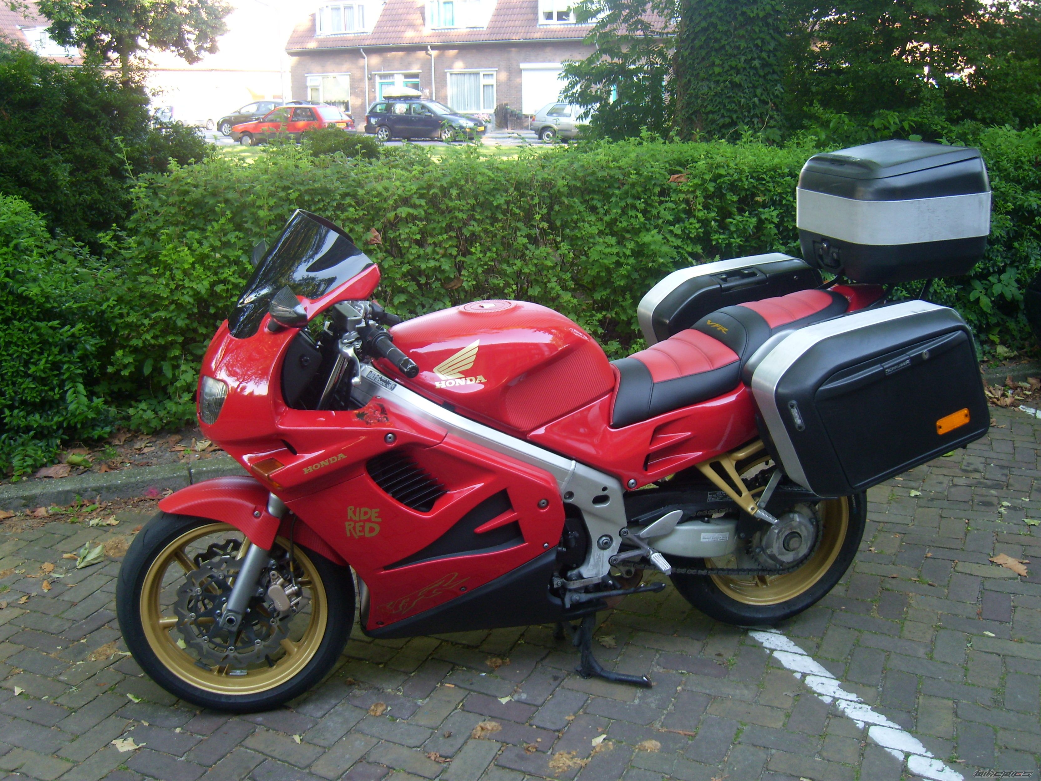 Photo 2453236