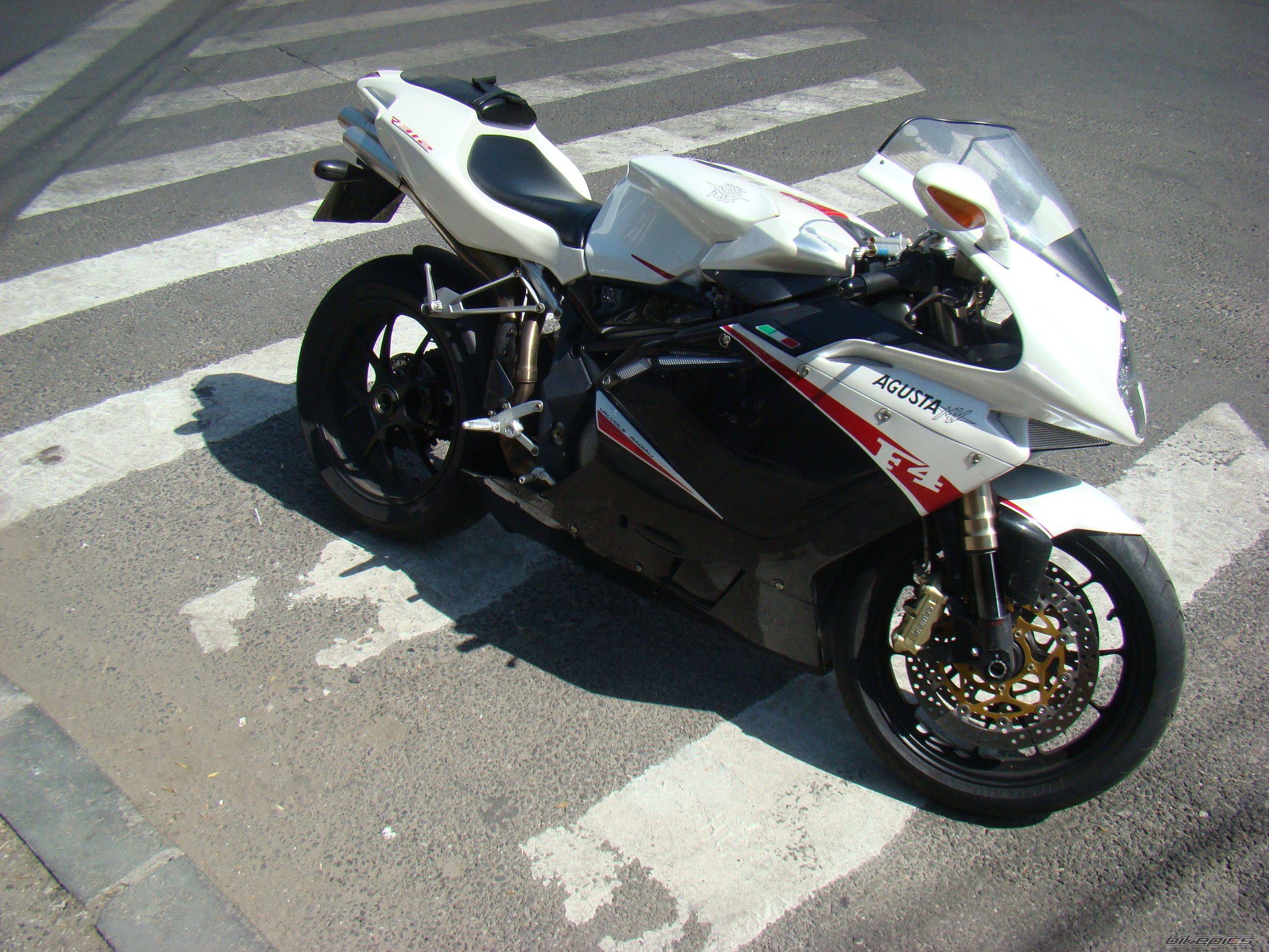 Photo 2453465