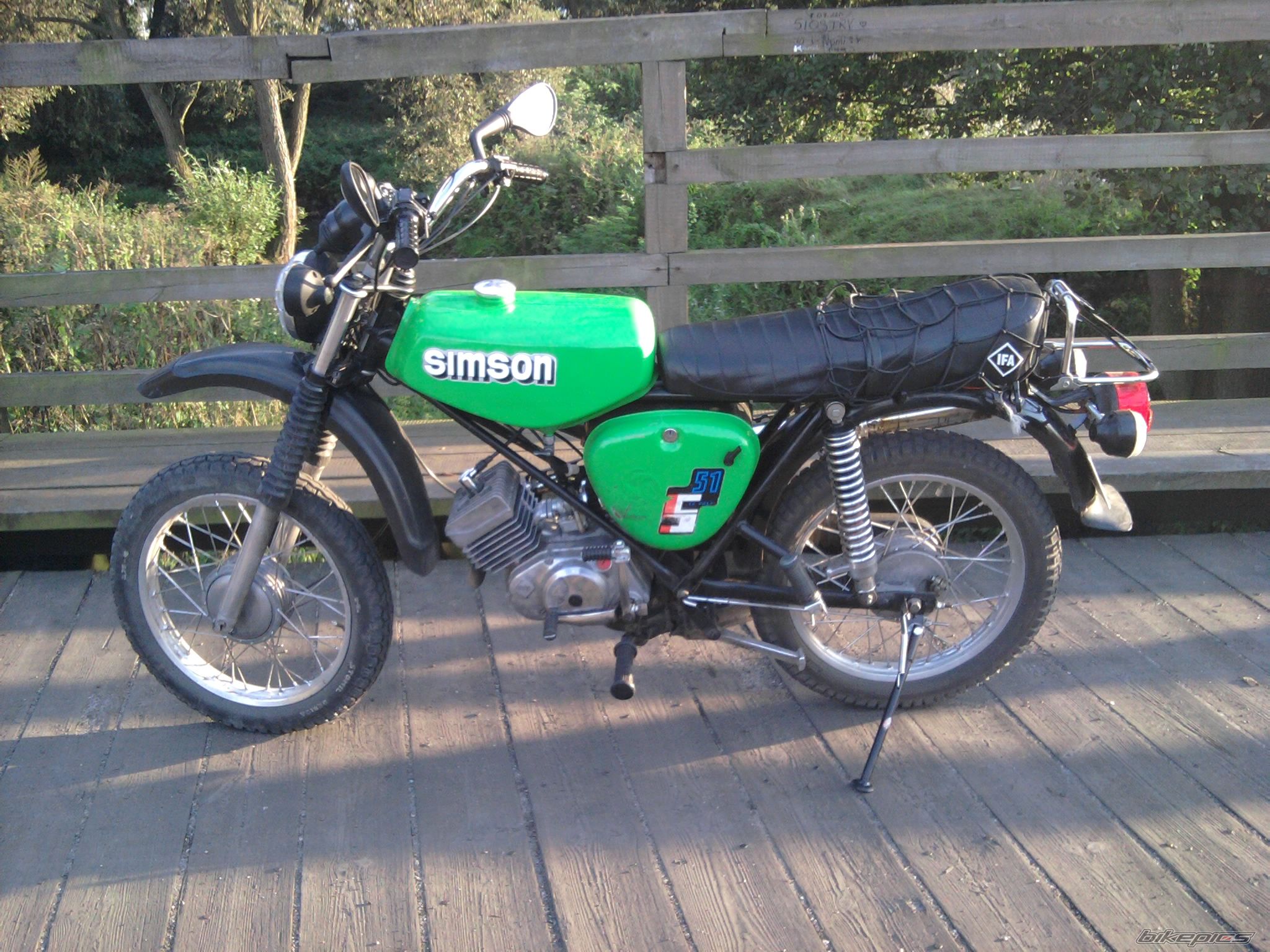 Photo 2453849