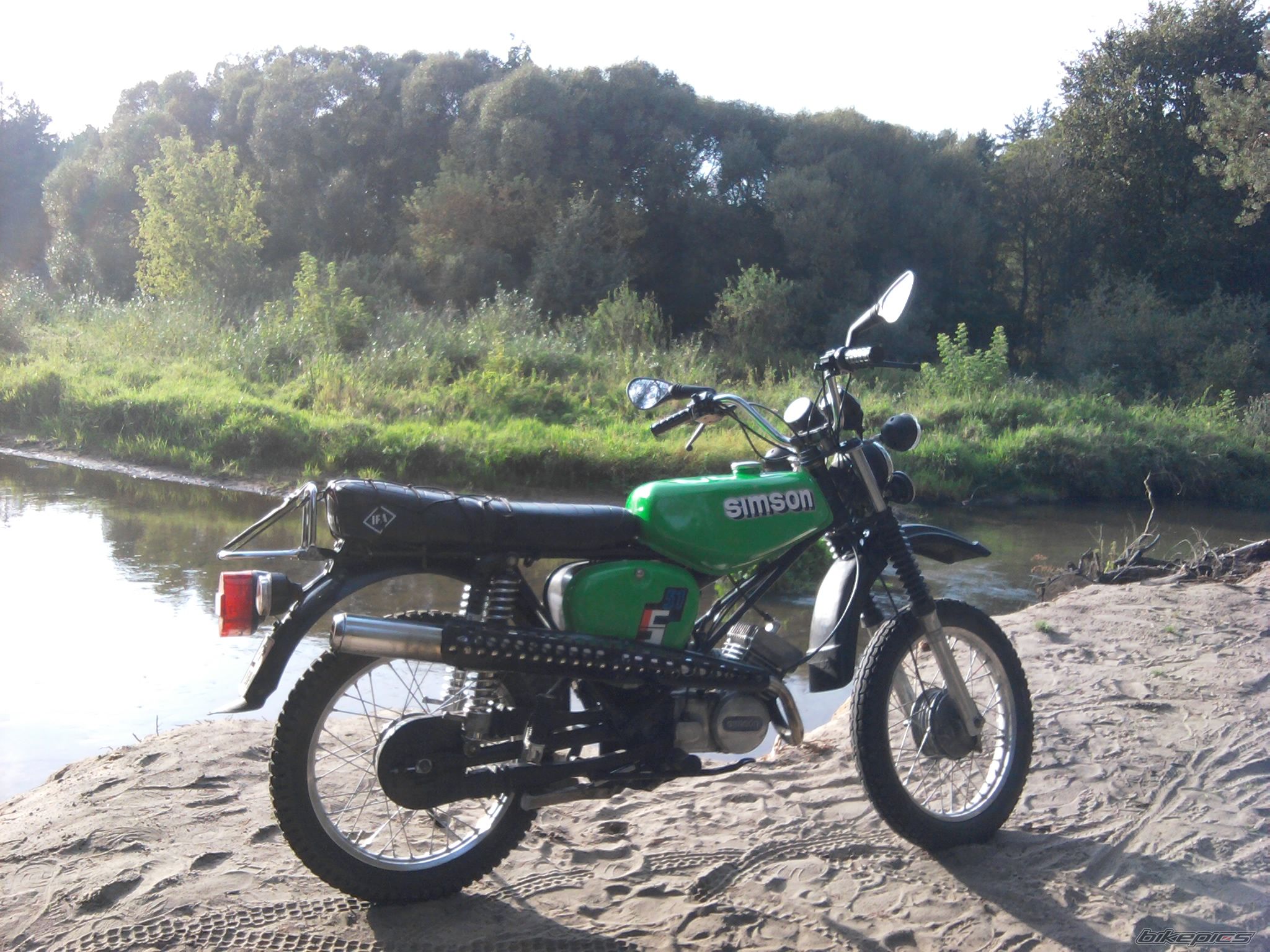 Photo 2453868