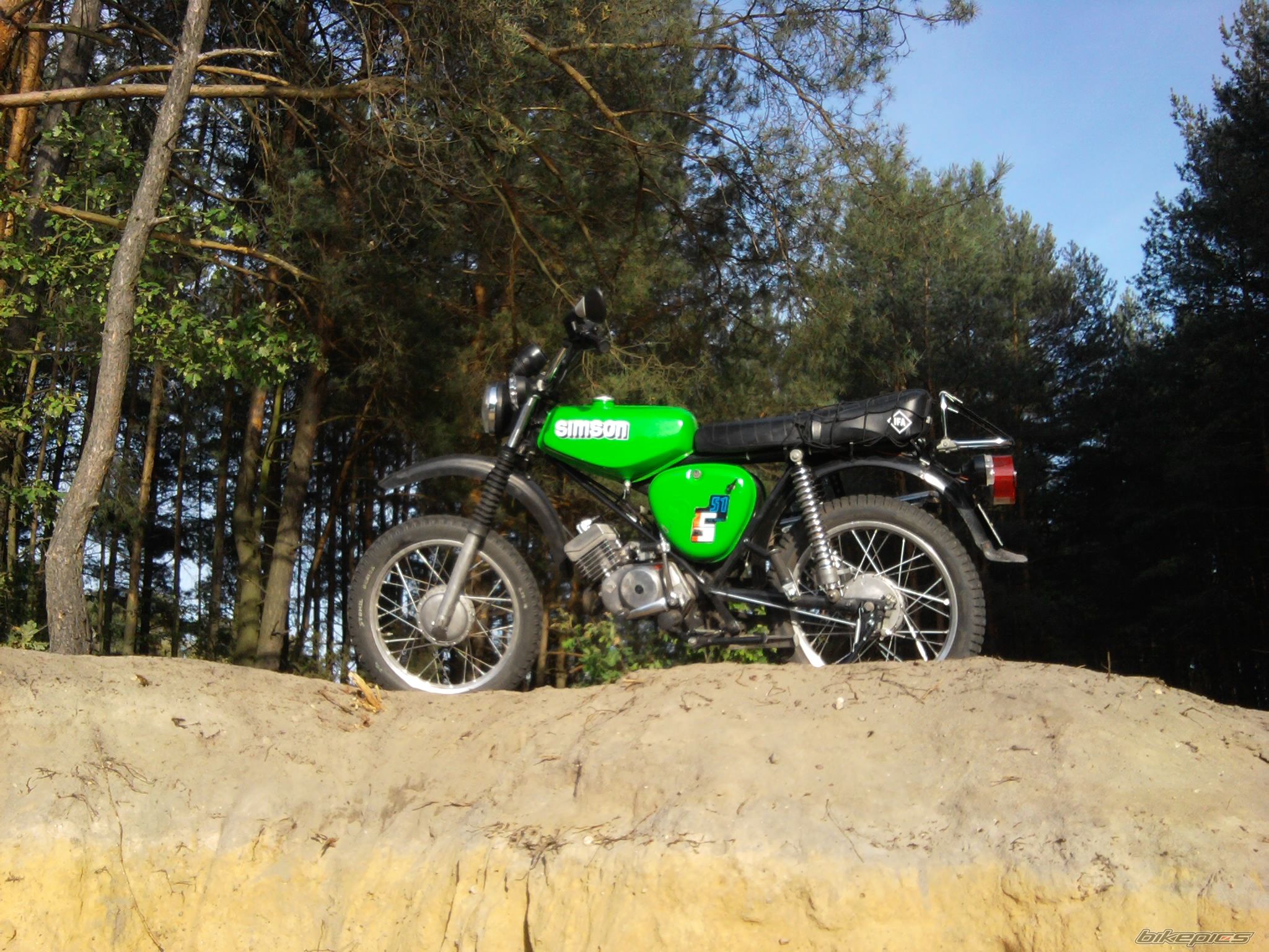 Photo 2453869