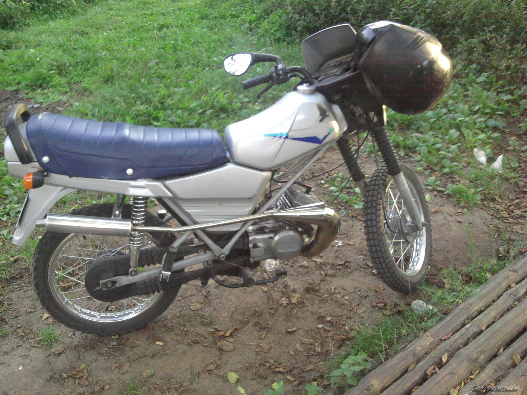 Photo 2453888