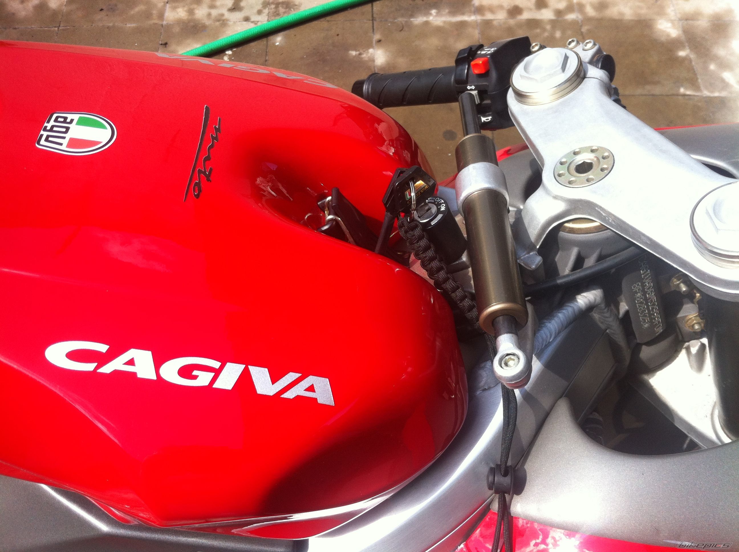 Photo 2454634