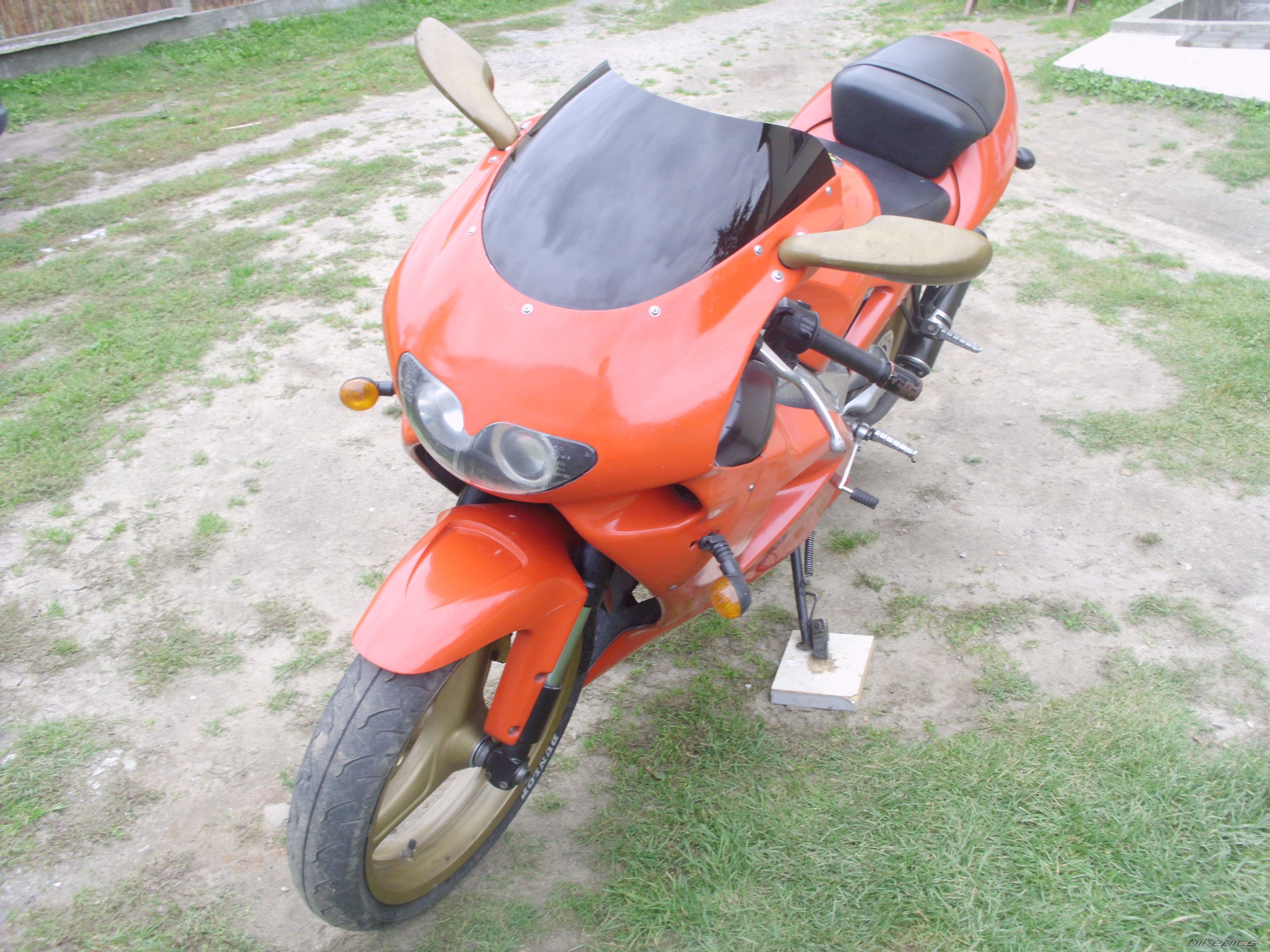Photo 2456129