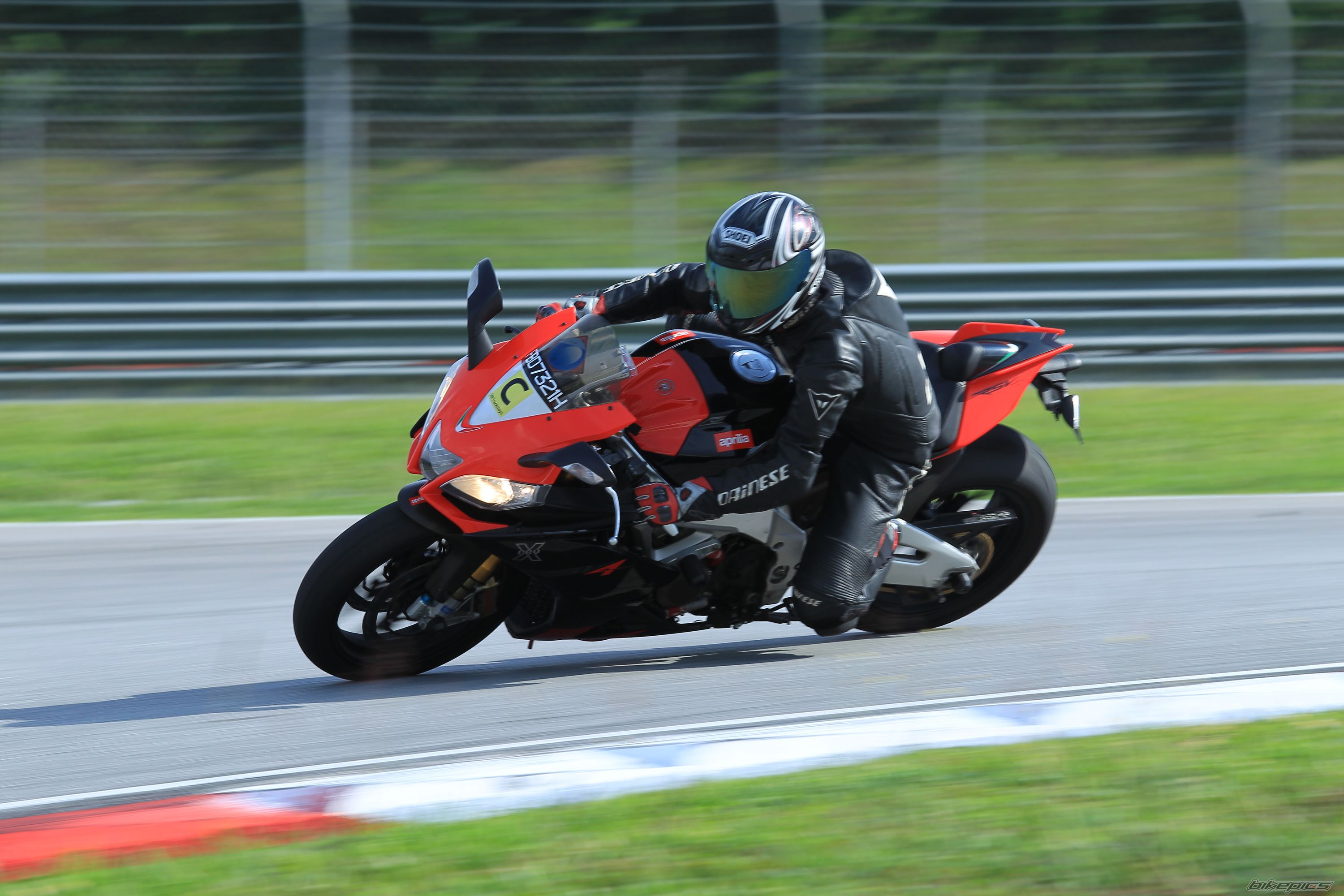 Photo 2459934