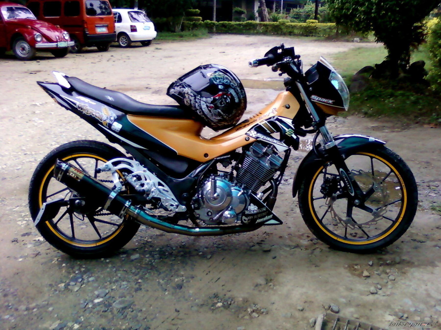 Photo 2459944