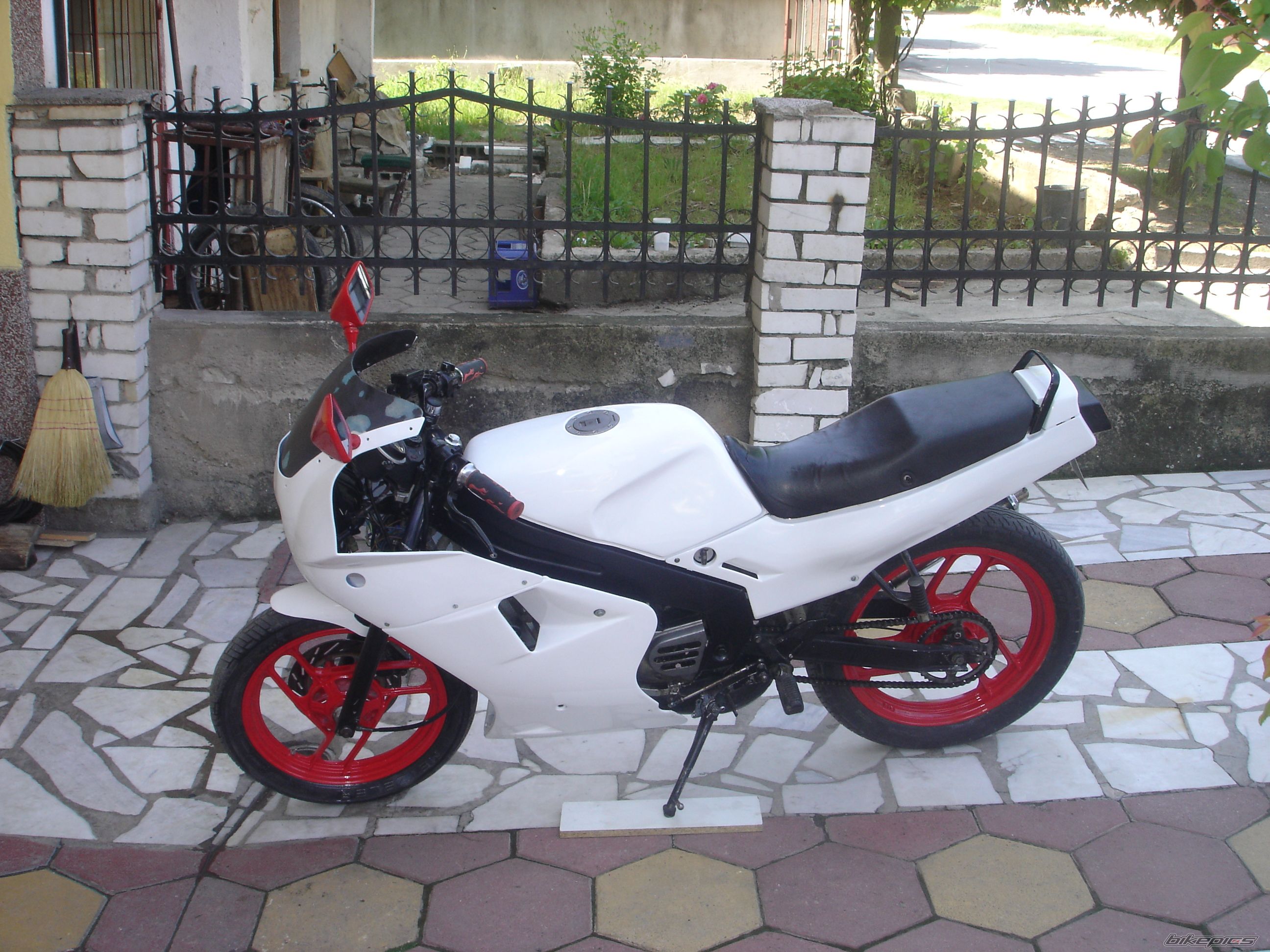 Photo 2465359
