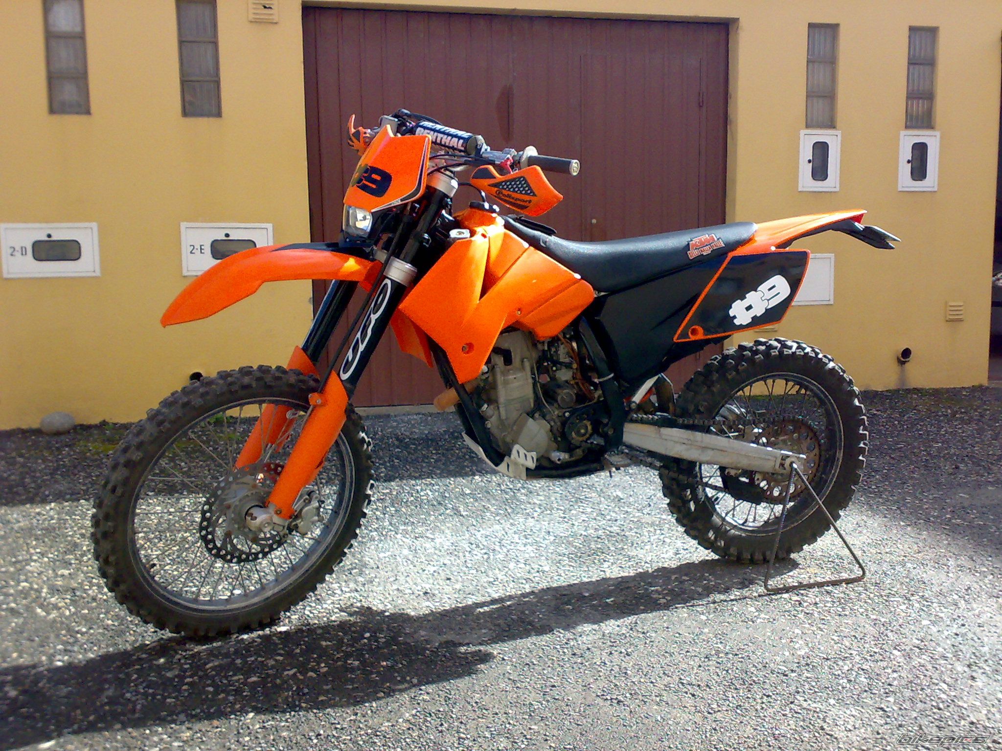 Photo 2467436
