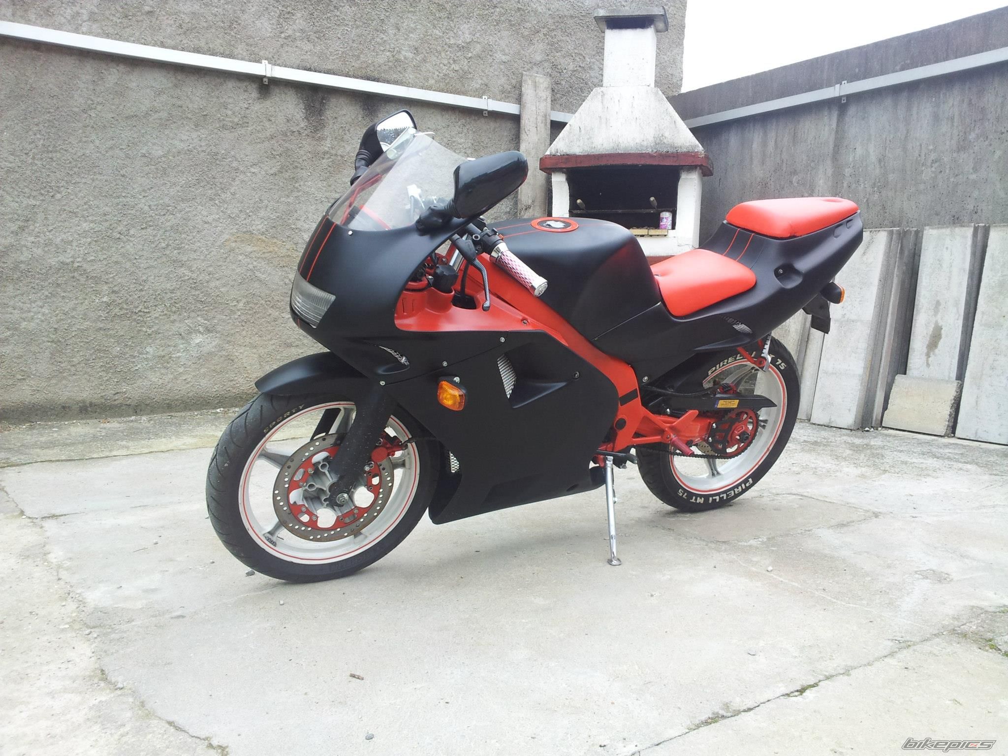 Photo 2468399