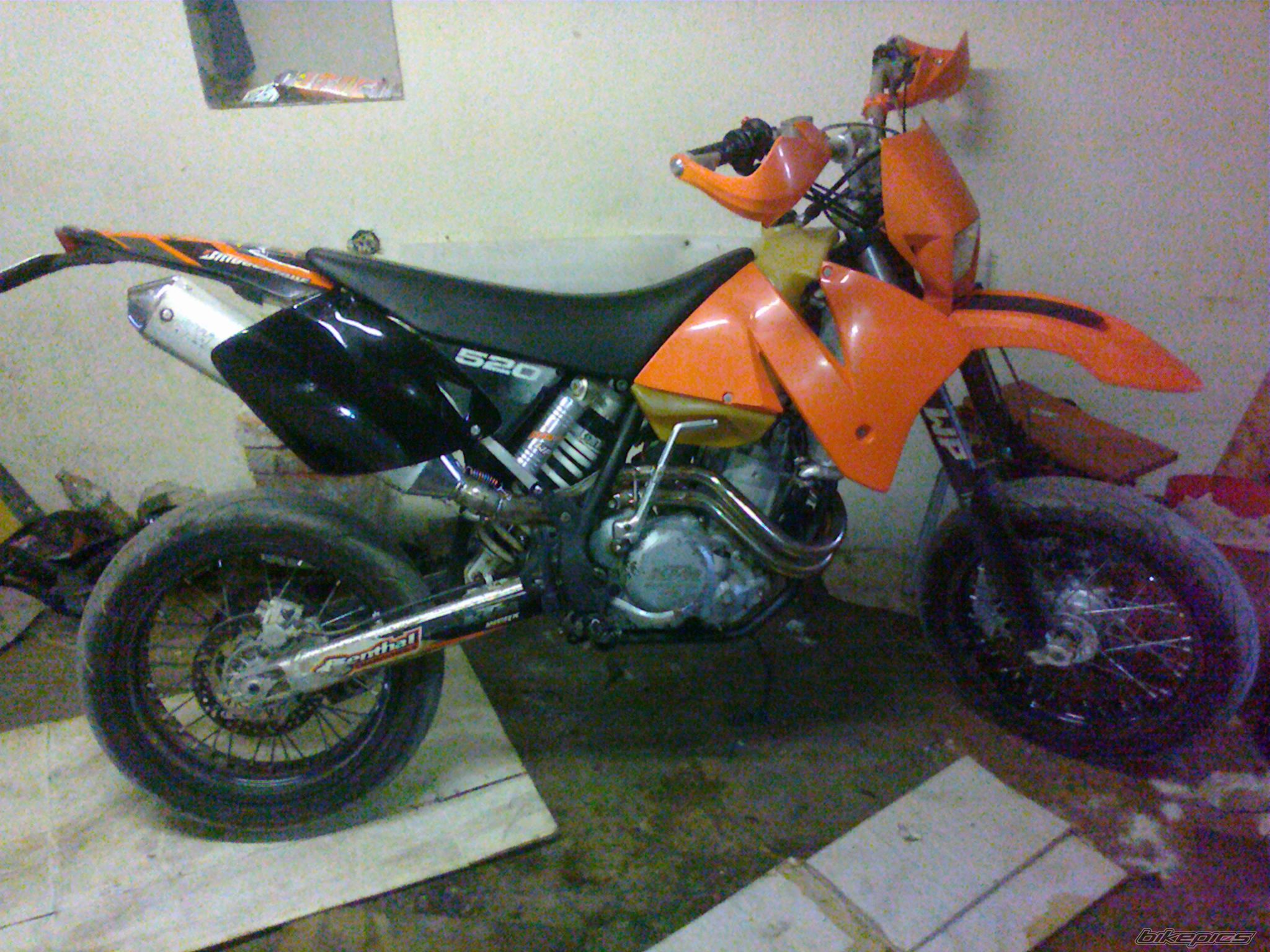 Photo 2468829