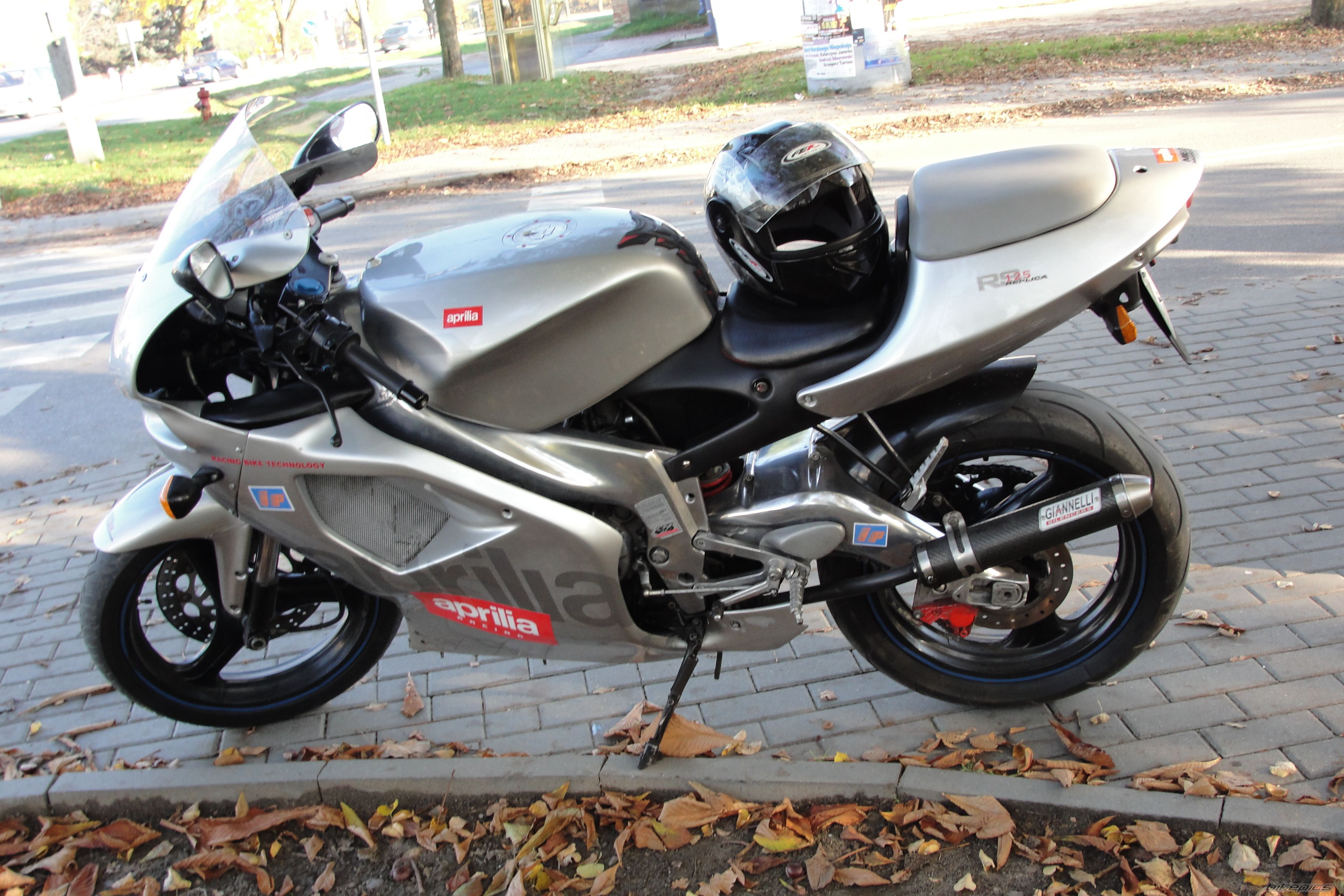 Photo 2469937
