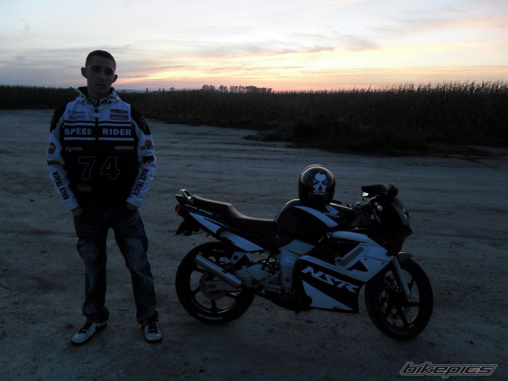 Photo 2471136