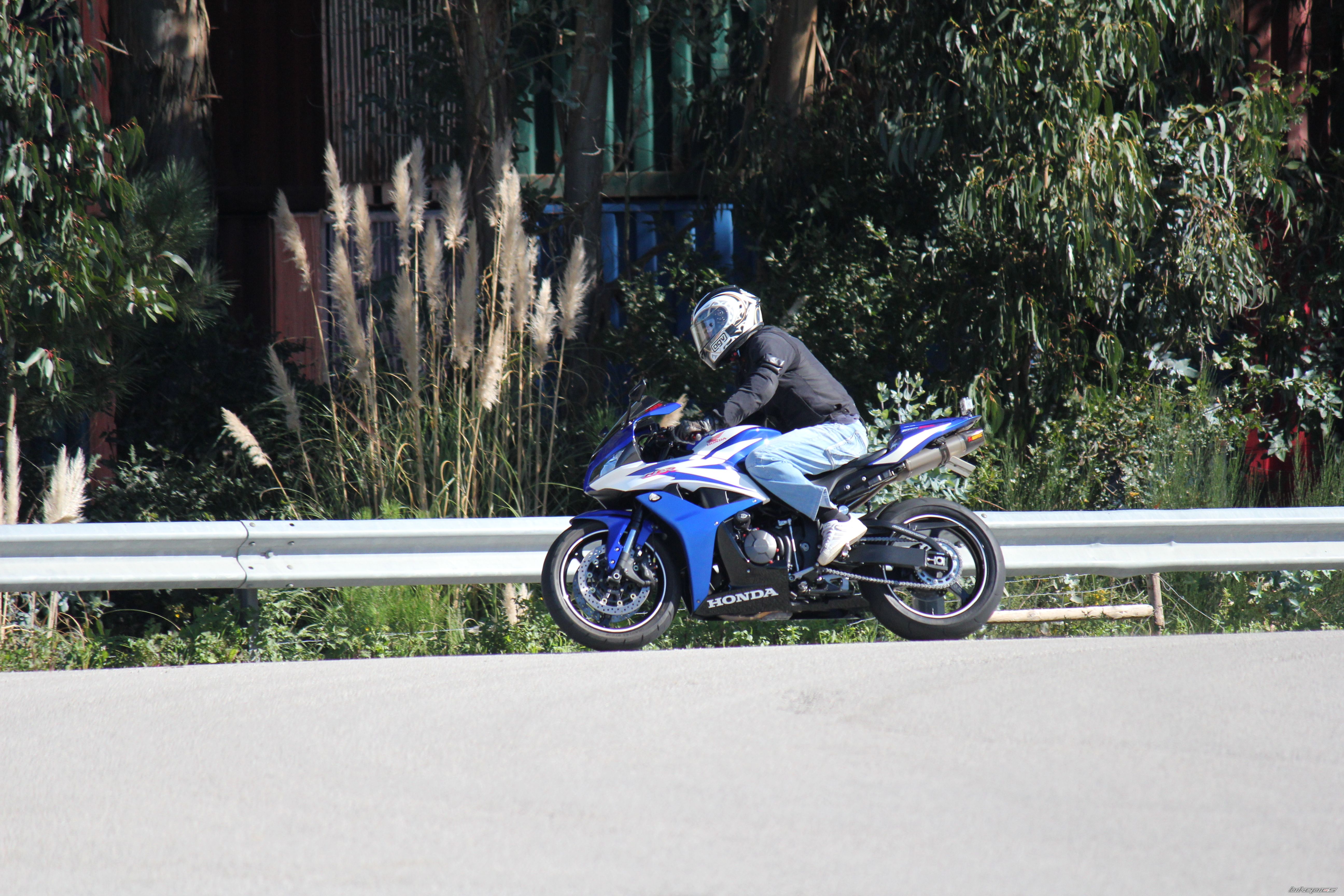 Photo 2473465