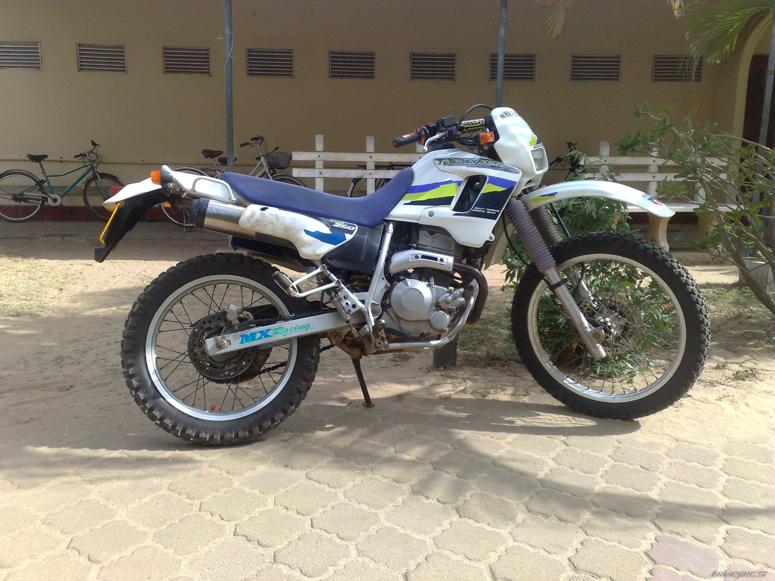 Photo 2473926