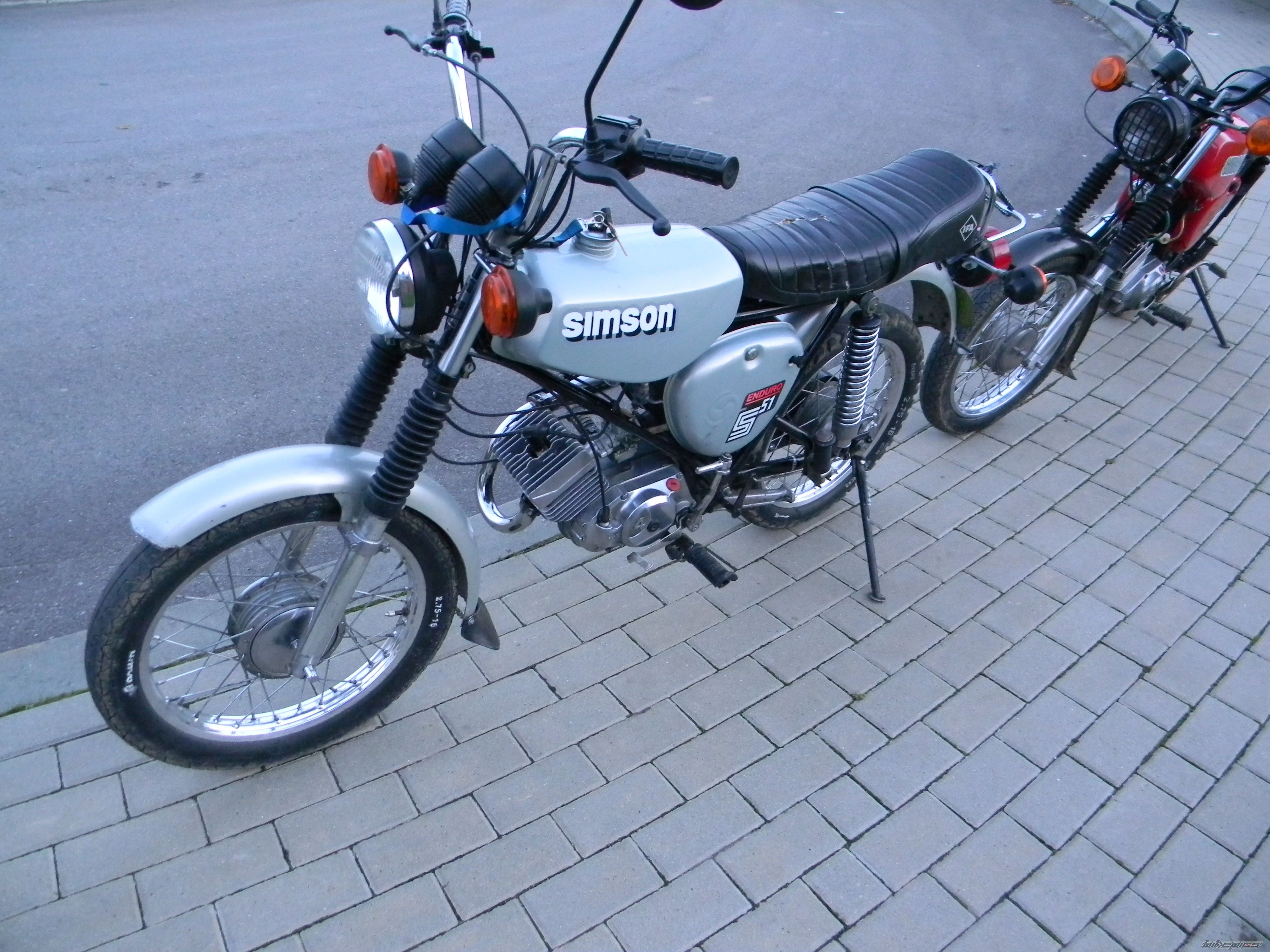 Photo 2475573