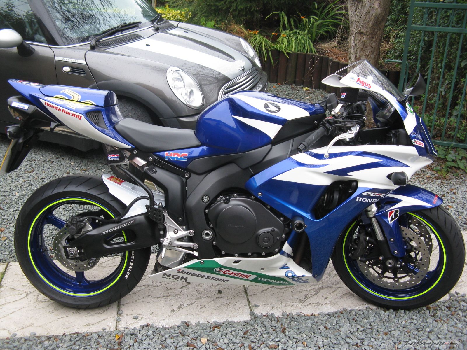 Photo 2475694