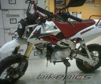 Photo 2475891