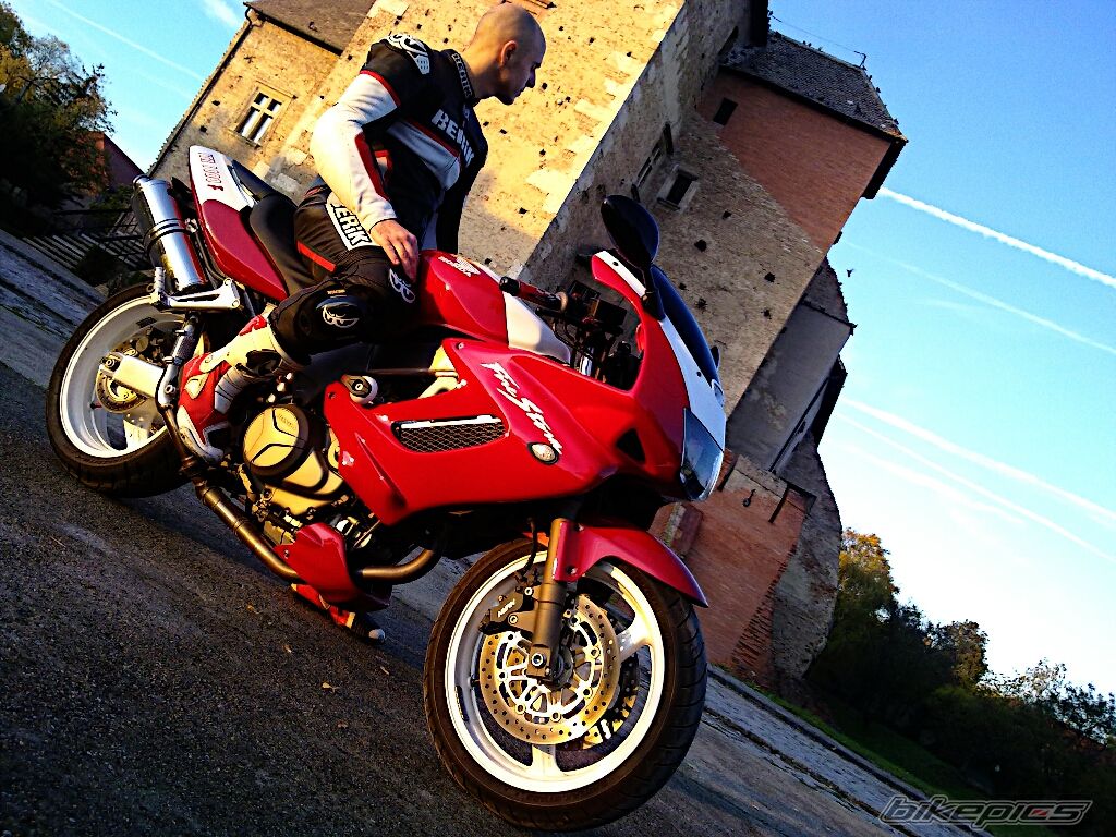 Photo 2475897