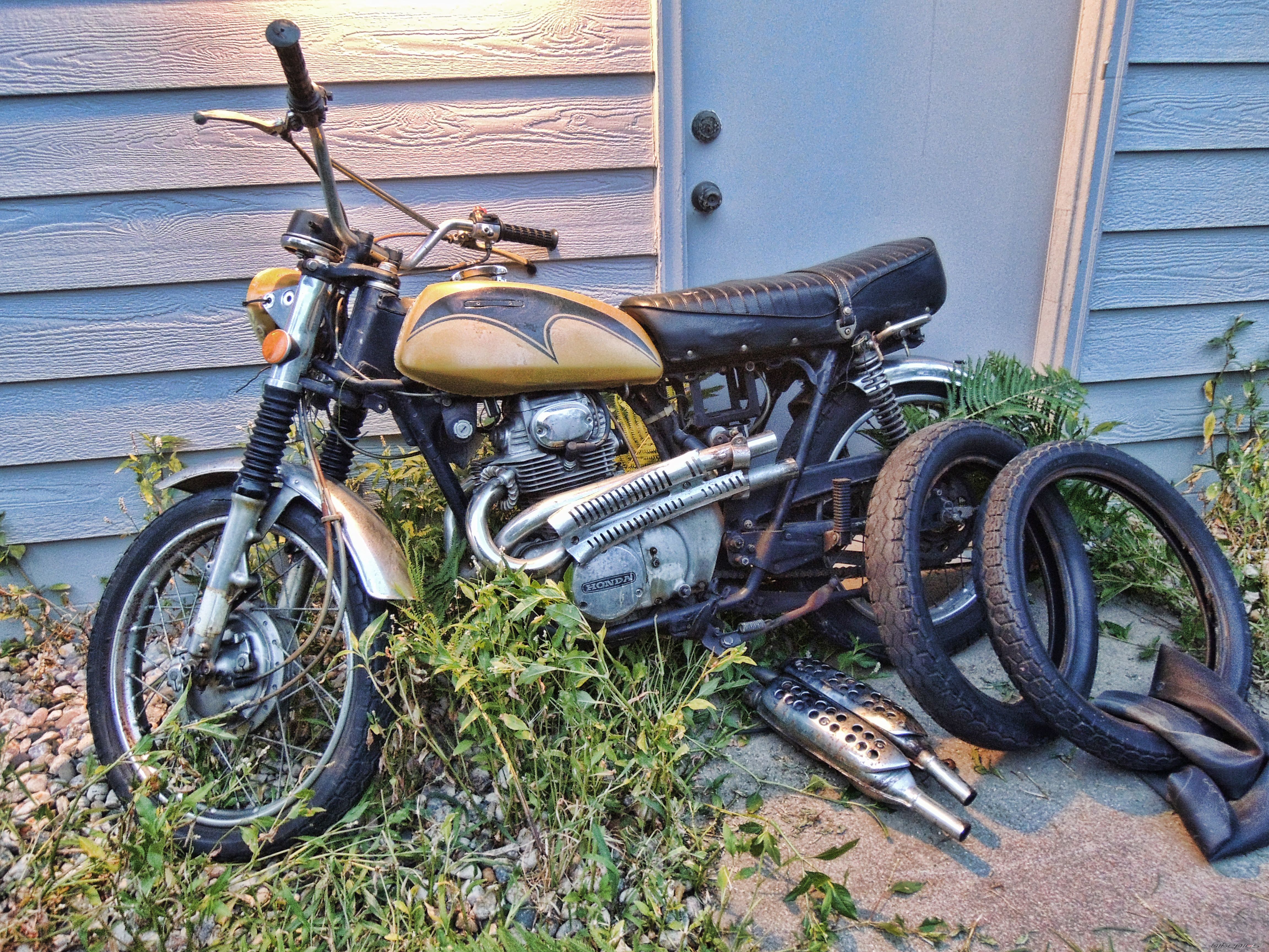 Photo 2476896