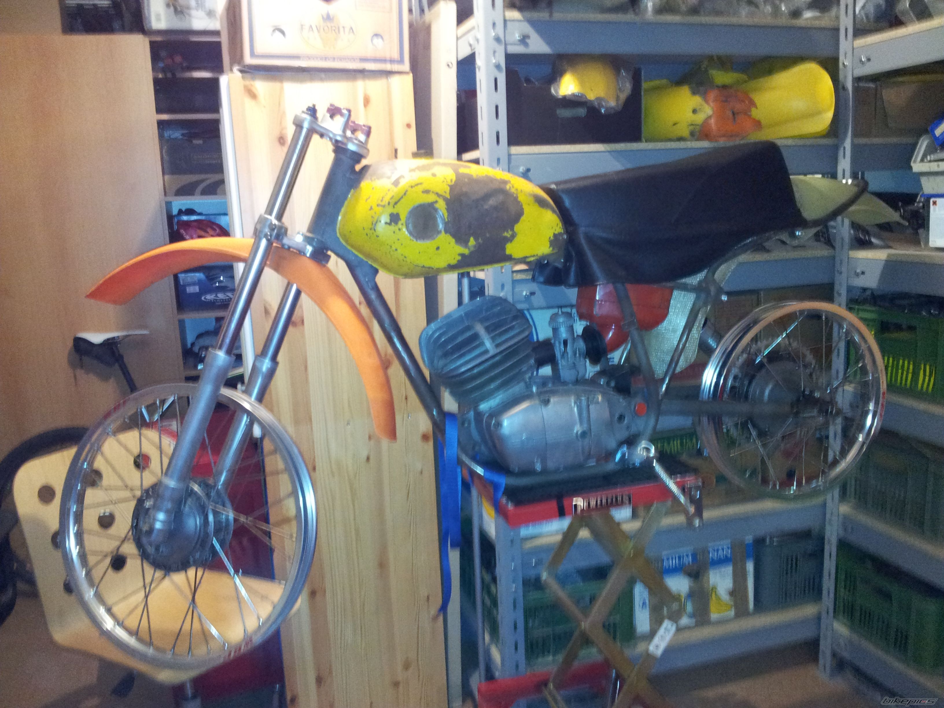 Photo 2476943