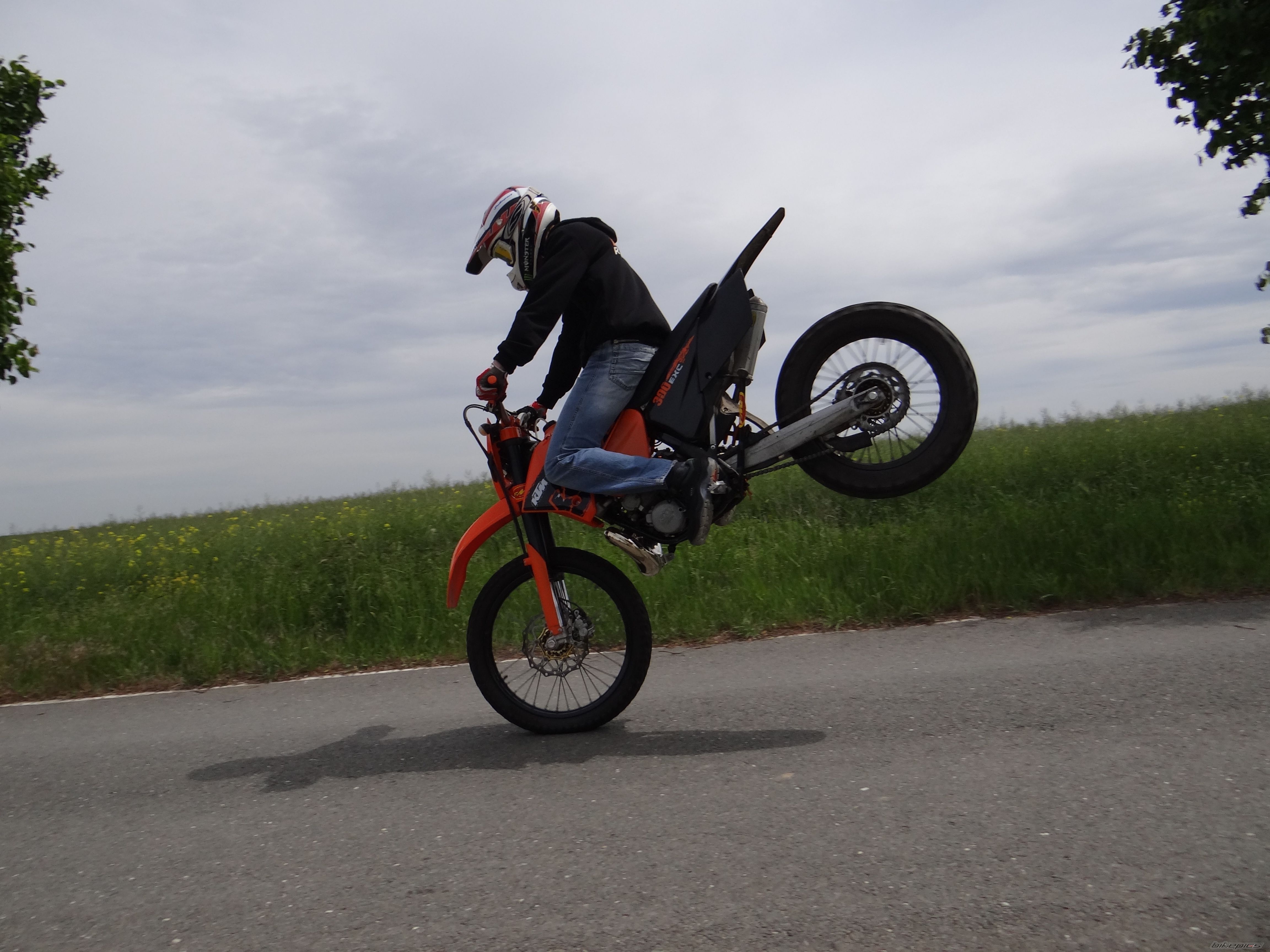 Photo 2477045