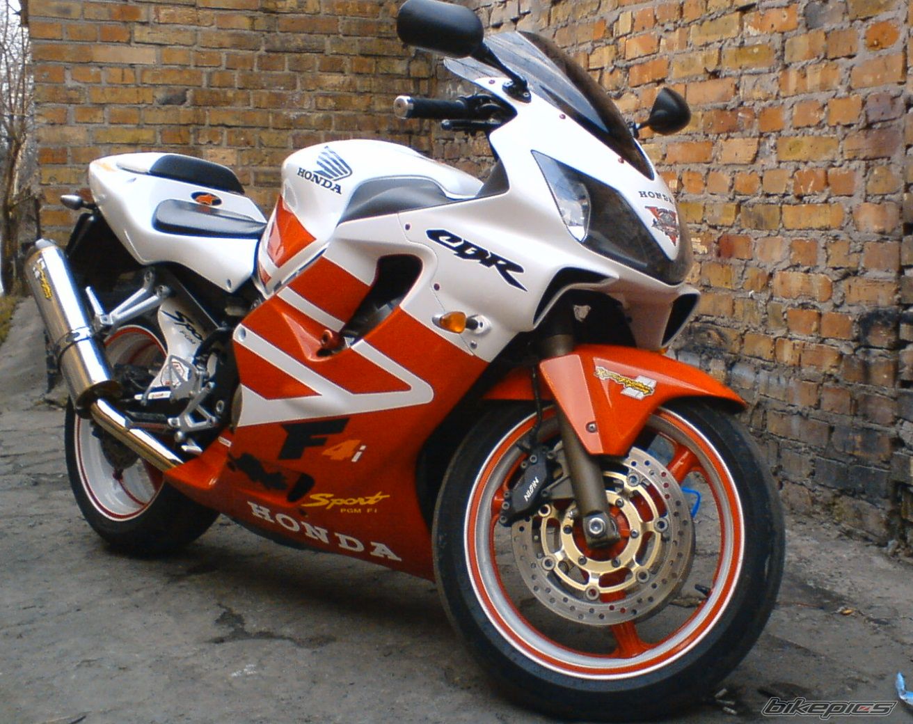 Photo 2479858