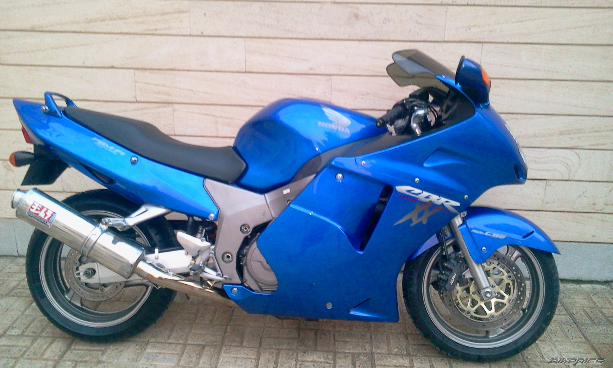 Photo 2479896