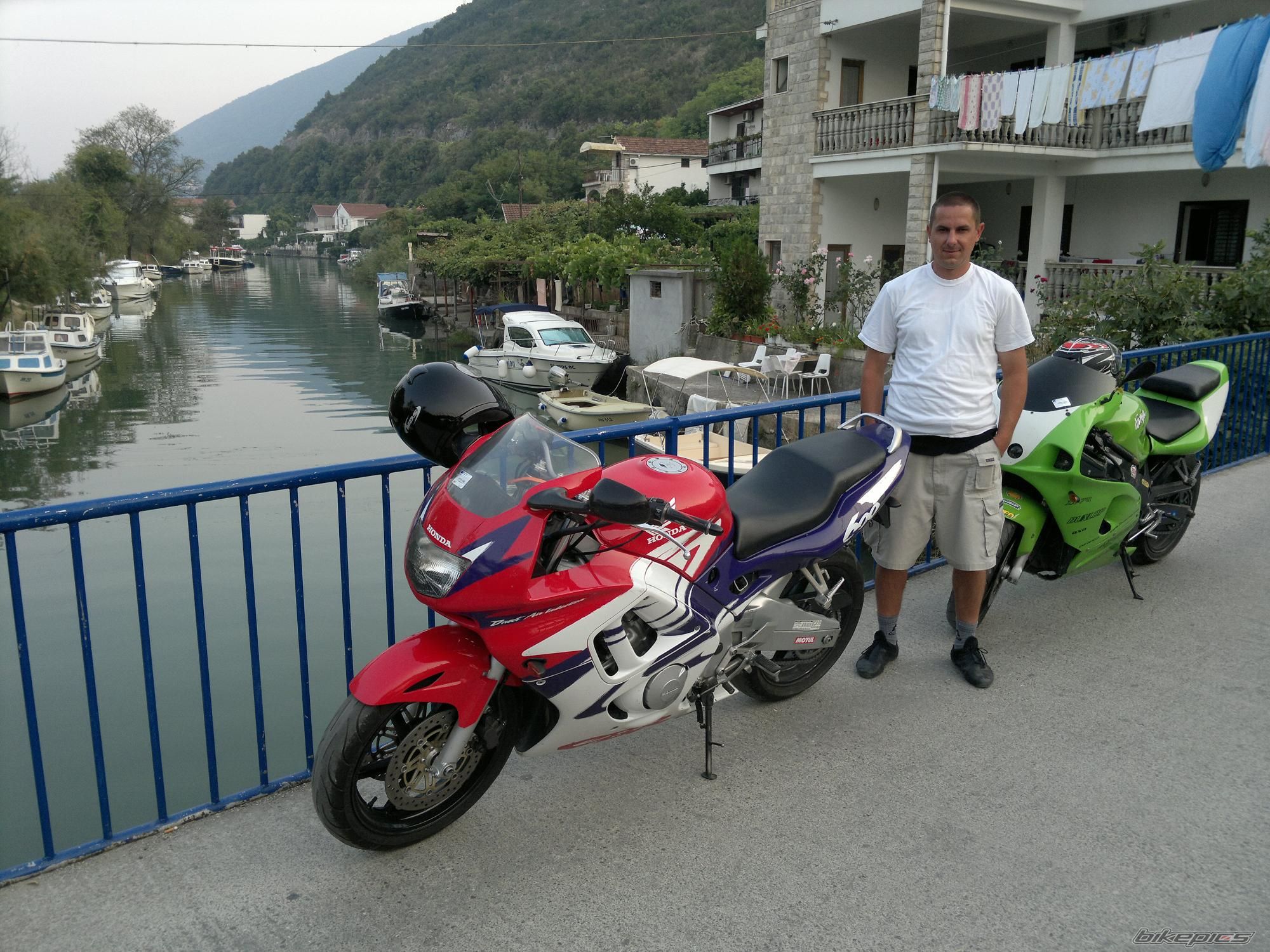 Photo 2488899