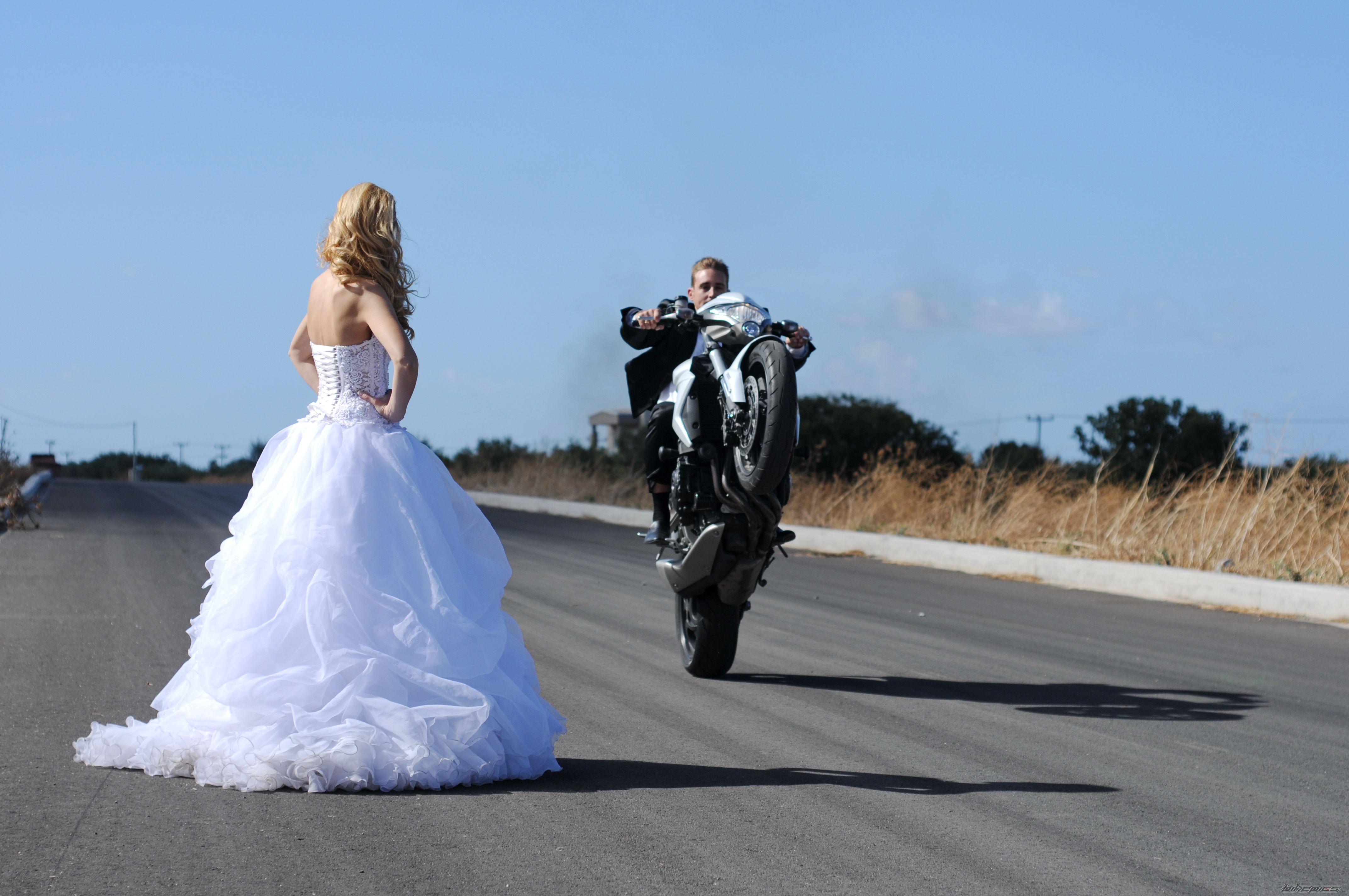 CB1100R