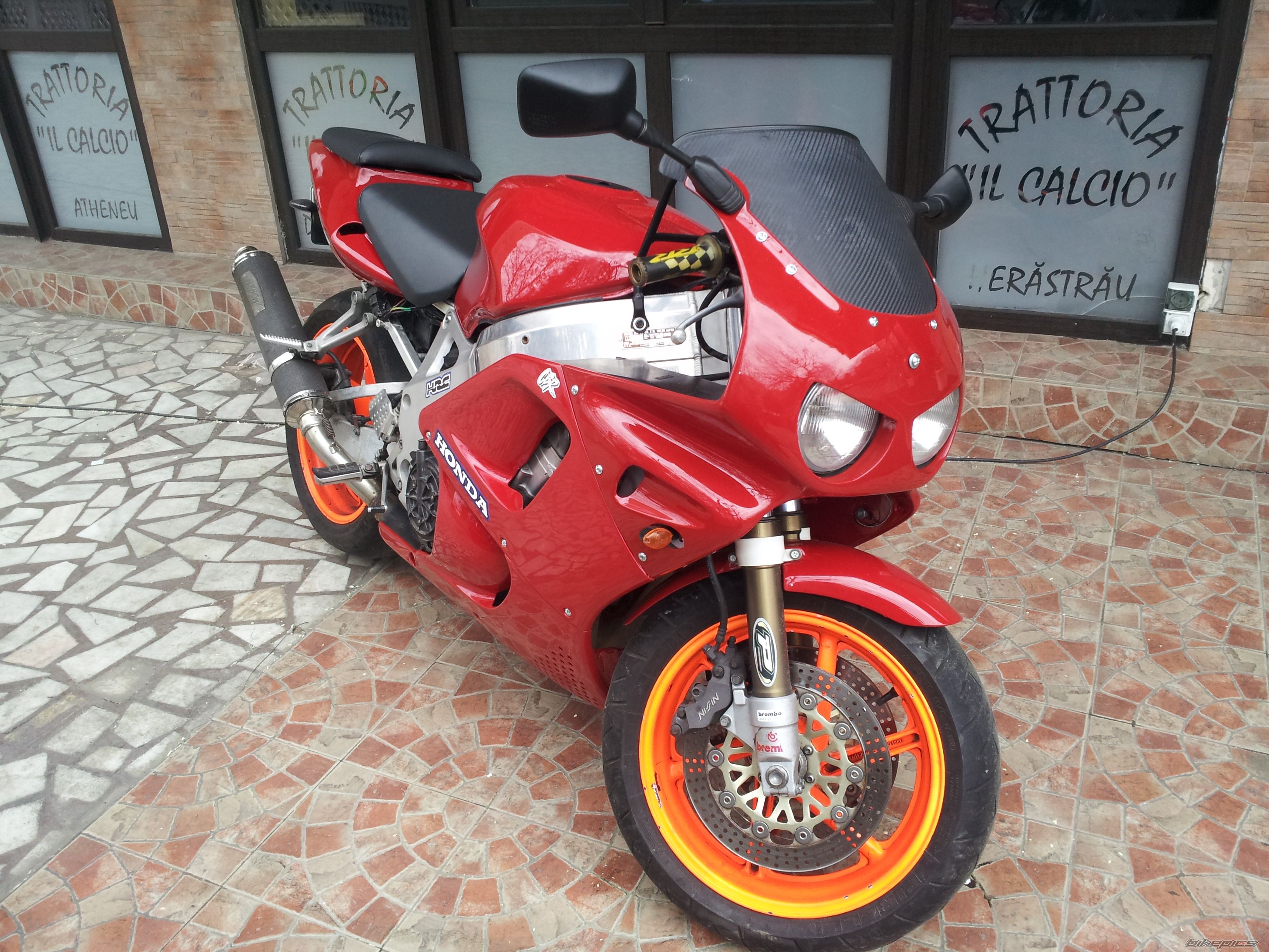 Photo 2653996