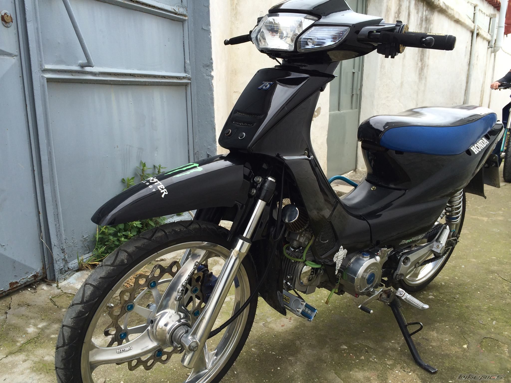 Photo 2692658