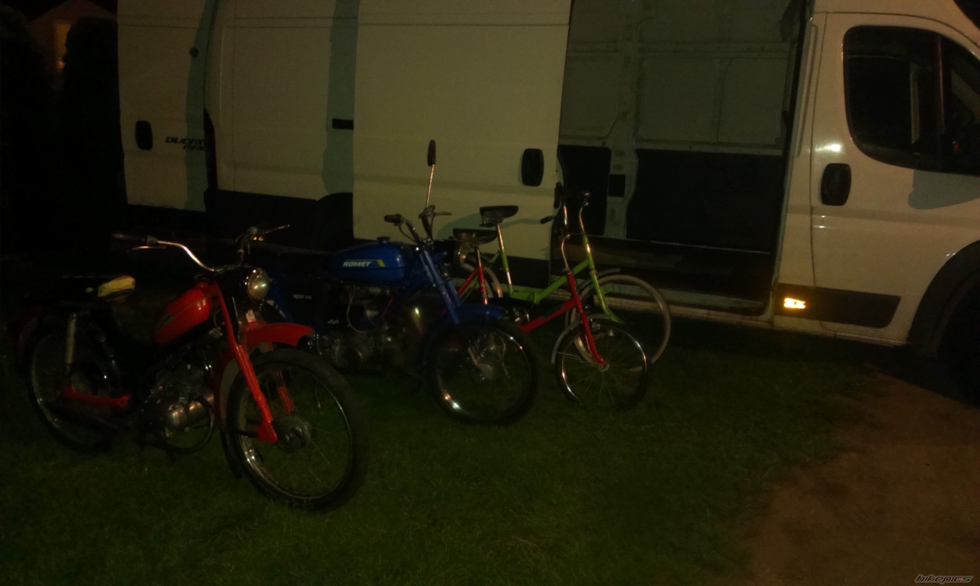 Photo 2695406