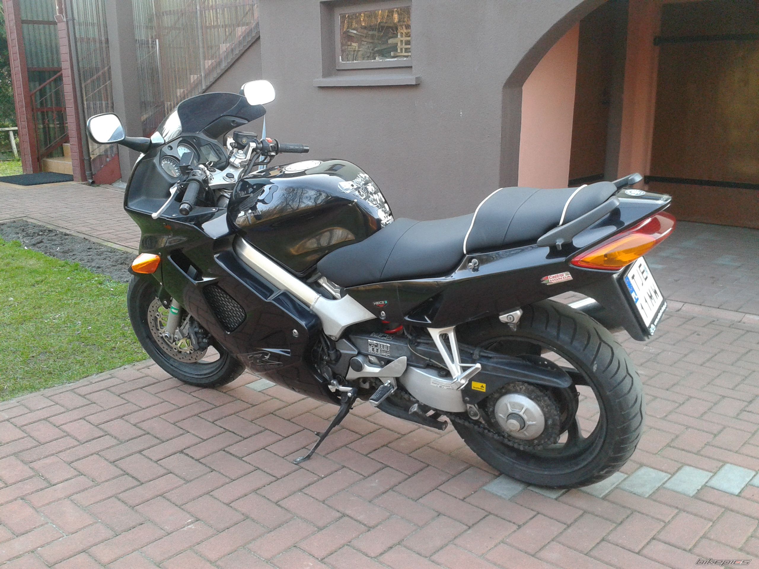 Photo 2730999