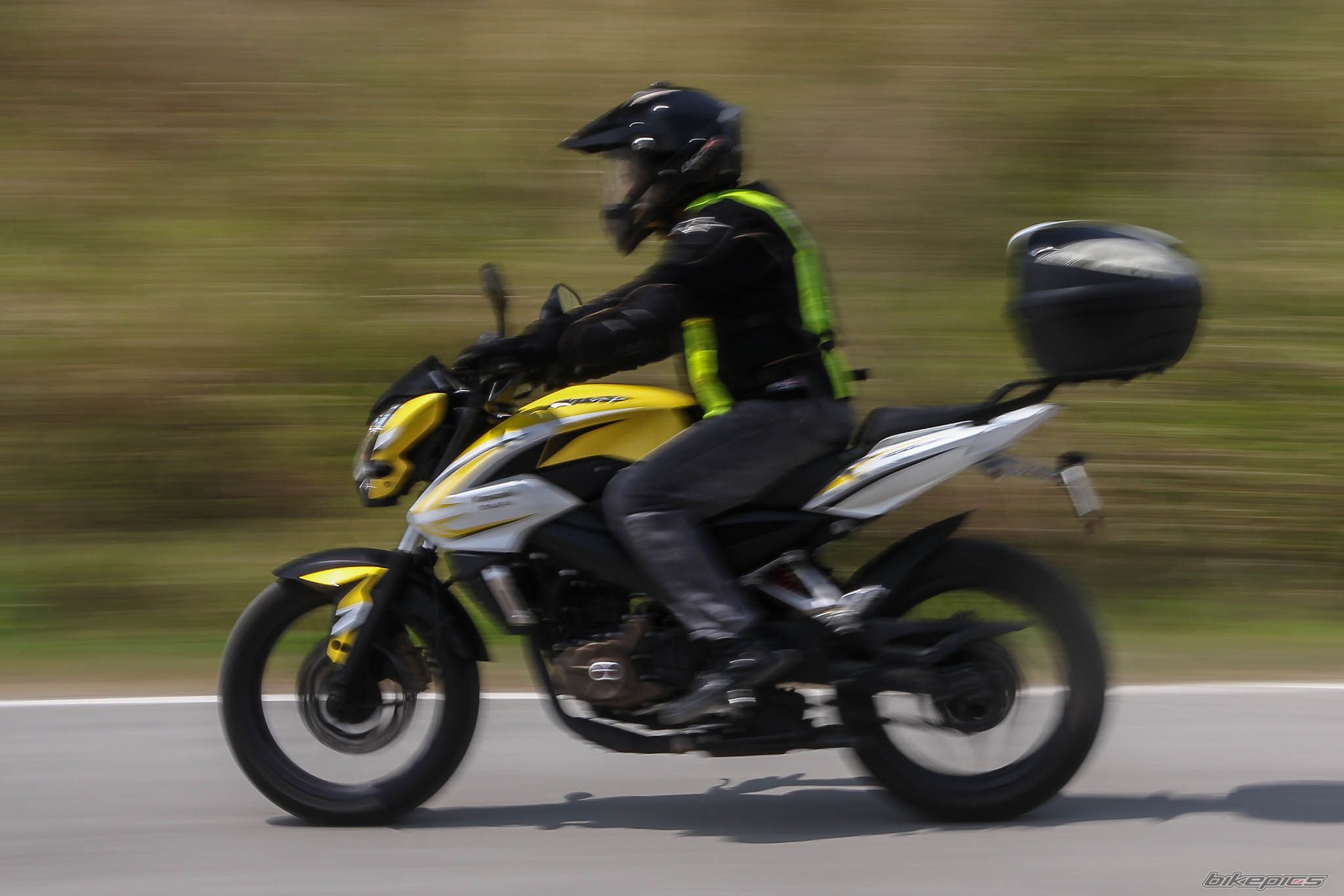 Rouser 200NS