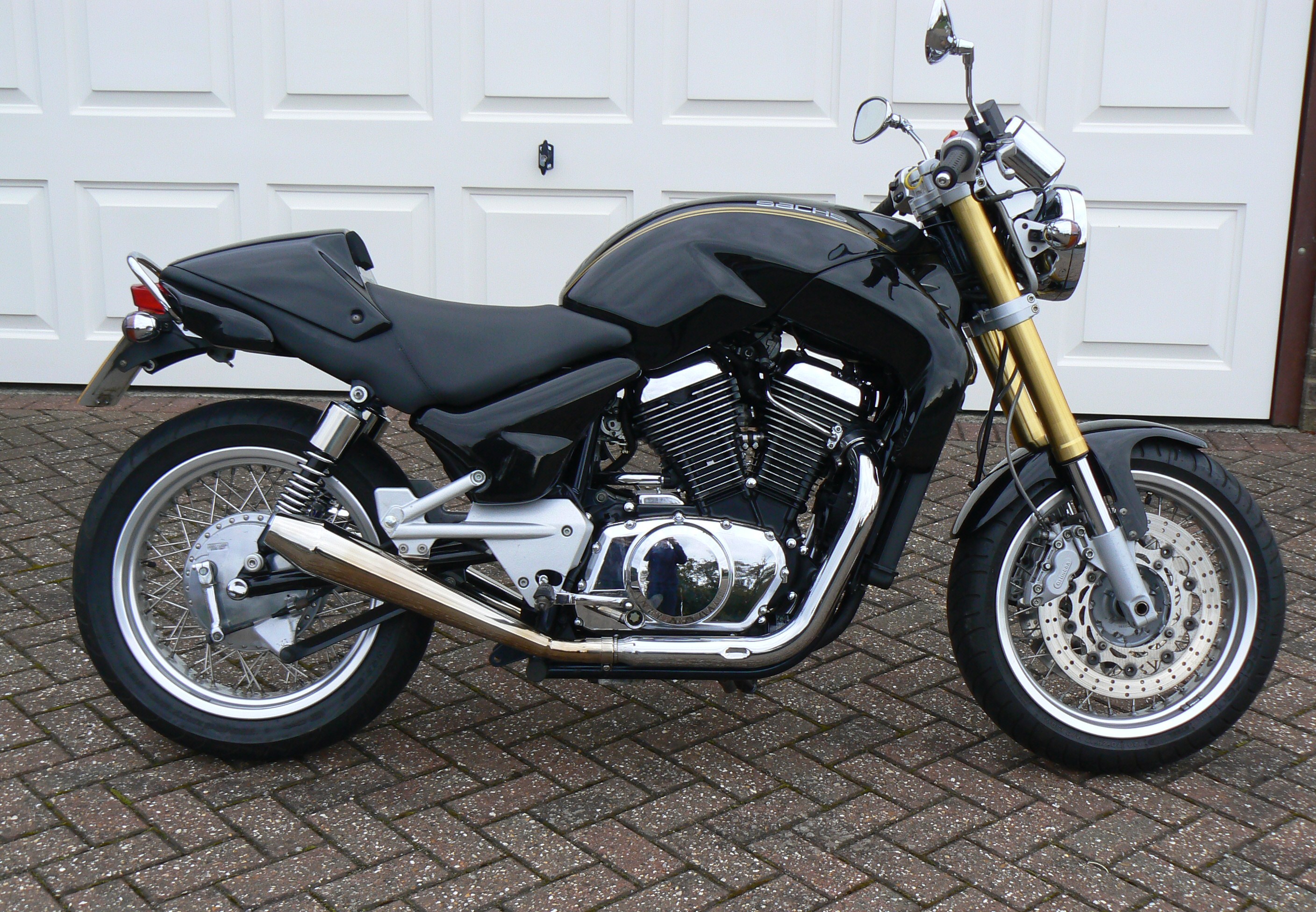 Roadster 800