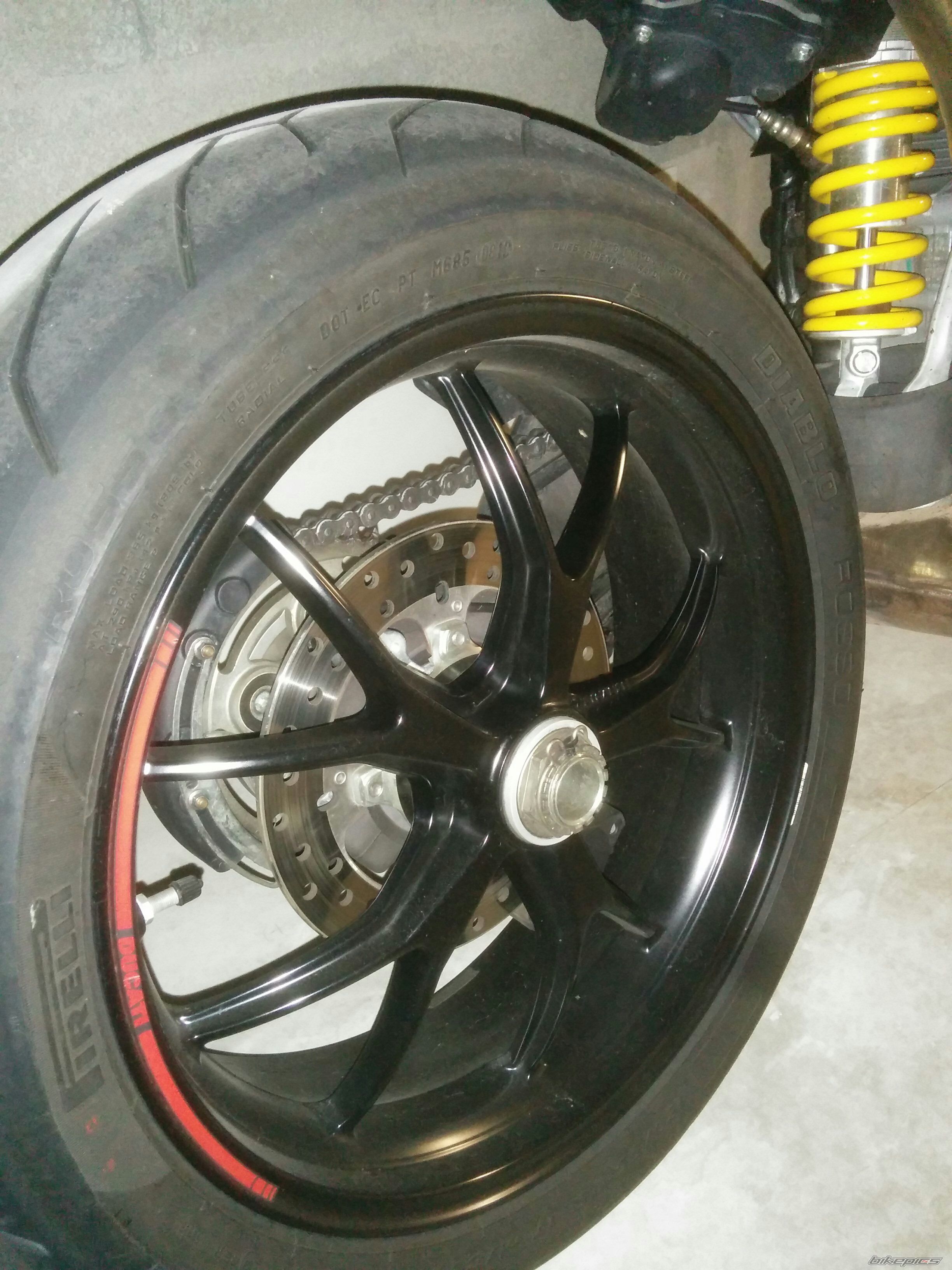 Hypermotard 796
