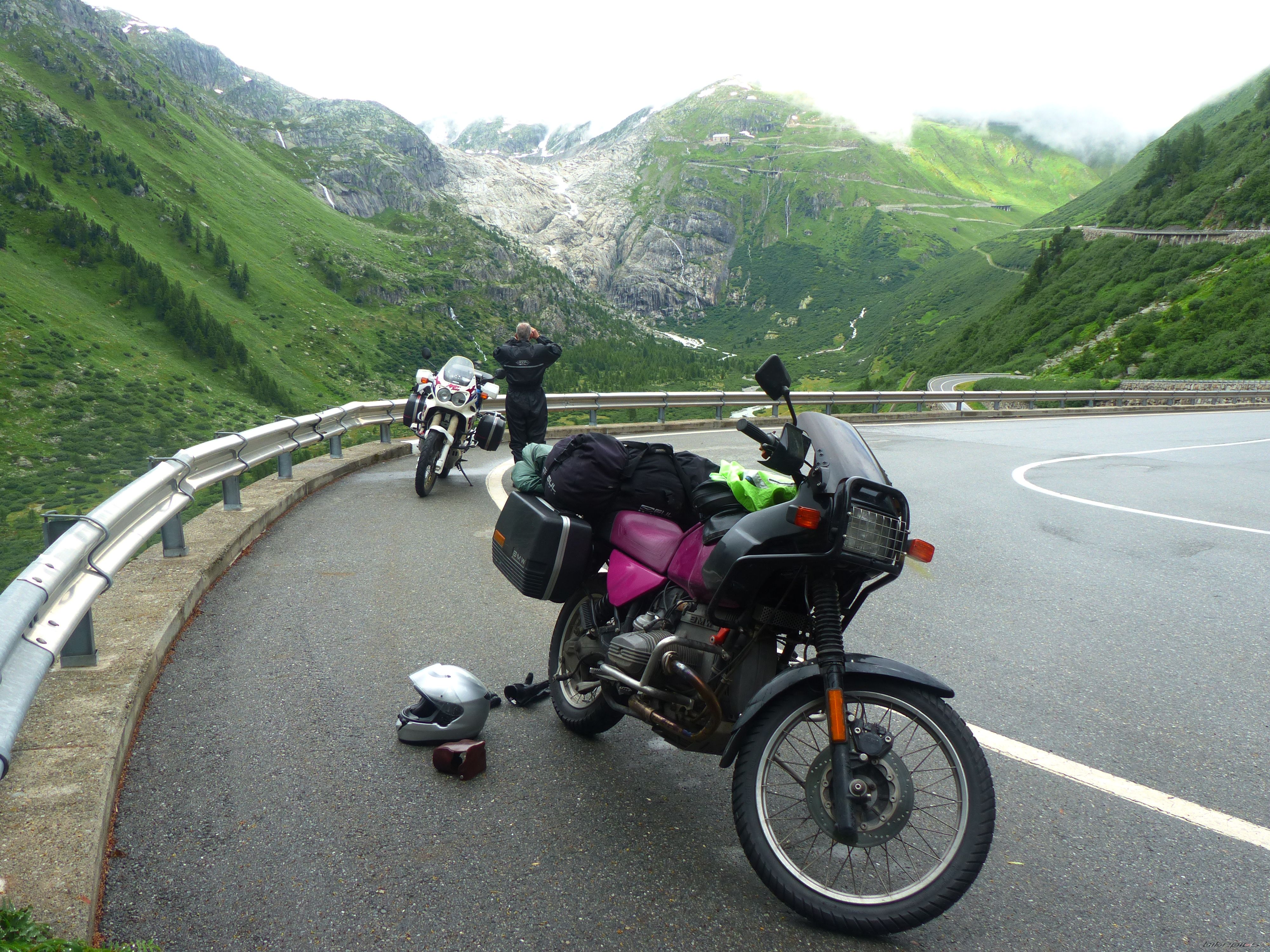 R 100 GS