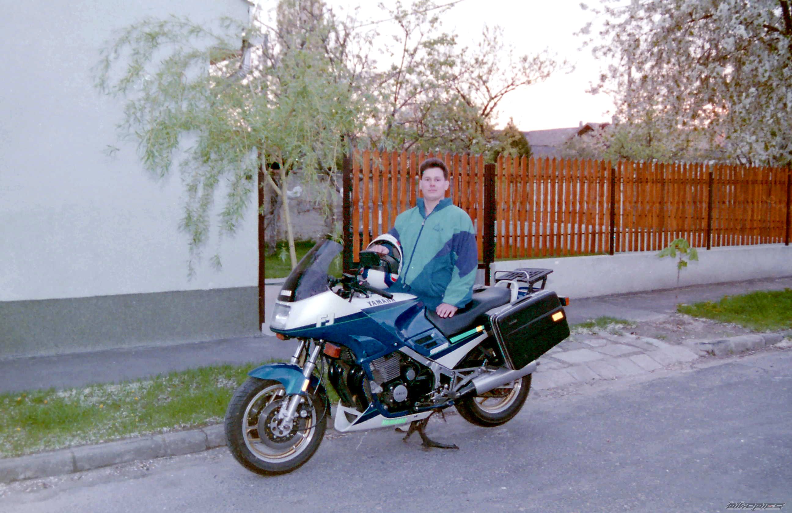 FJ 1100
